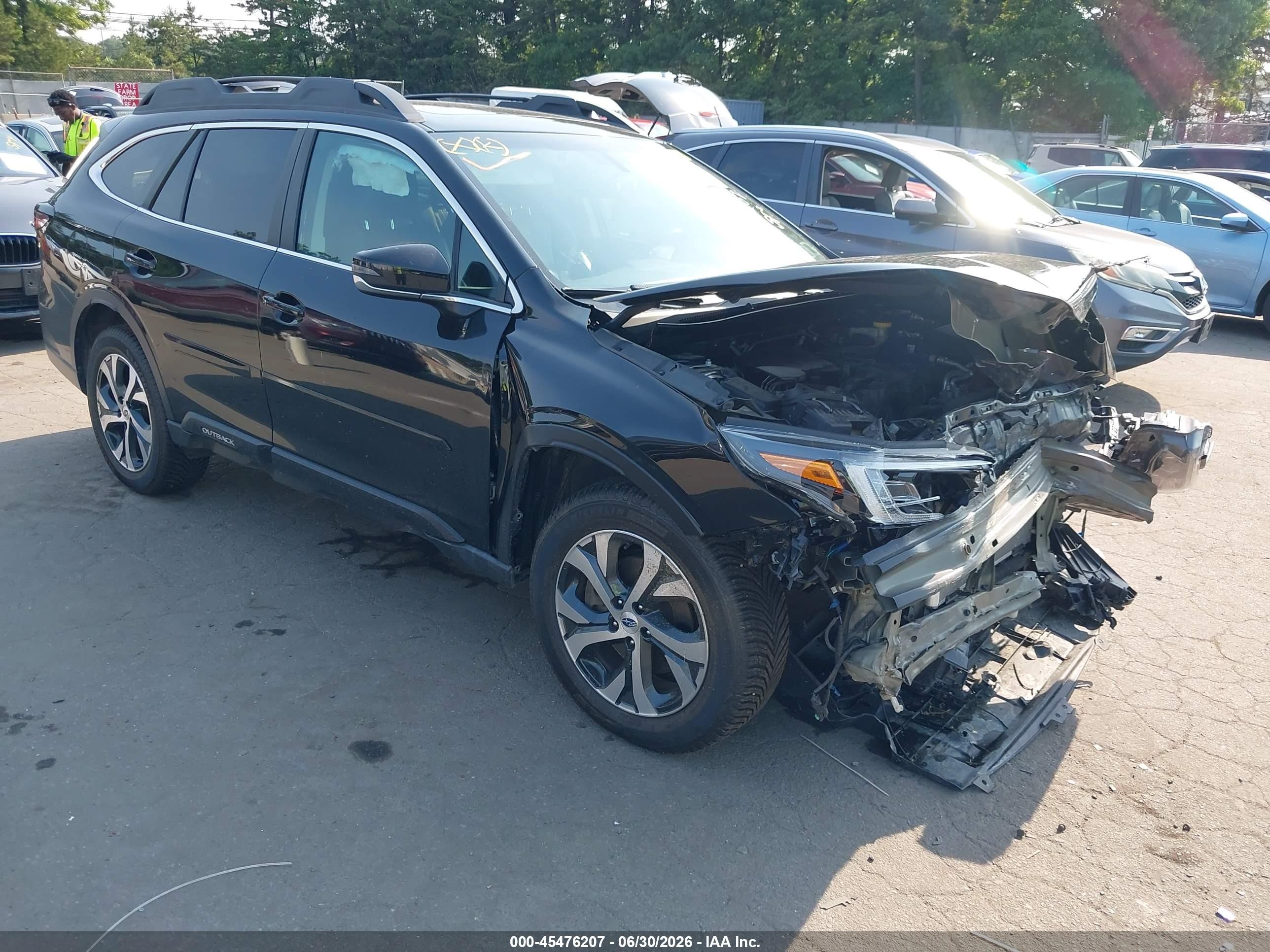 2021 Subaru Outback Limited, VIN 4S4BTANC2M3229885 — Перед