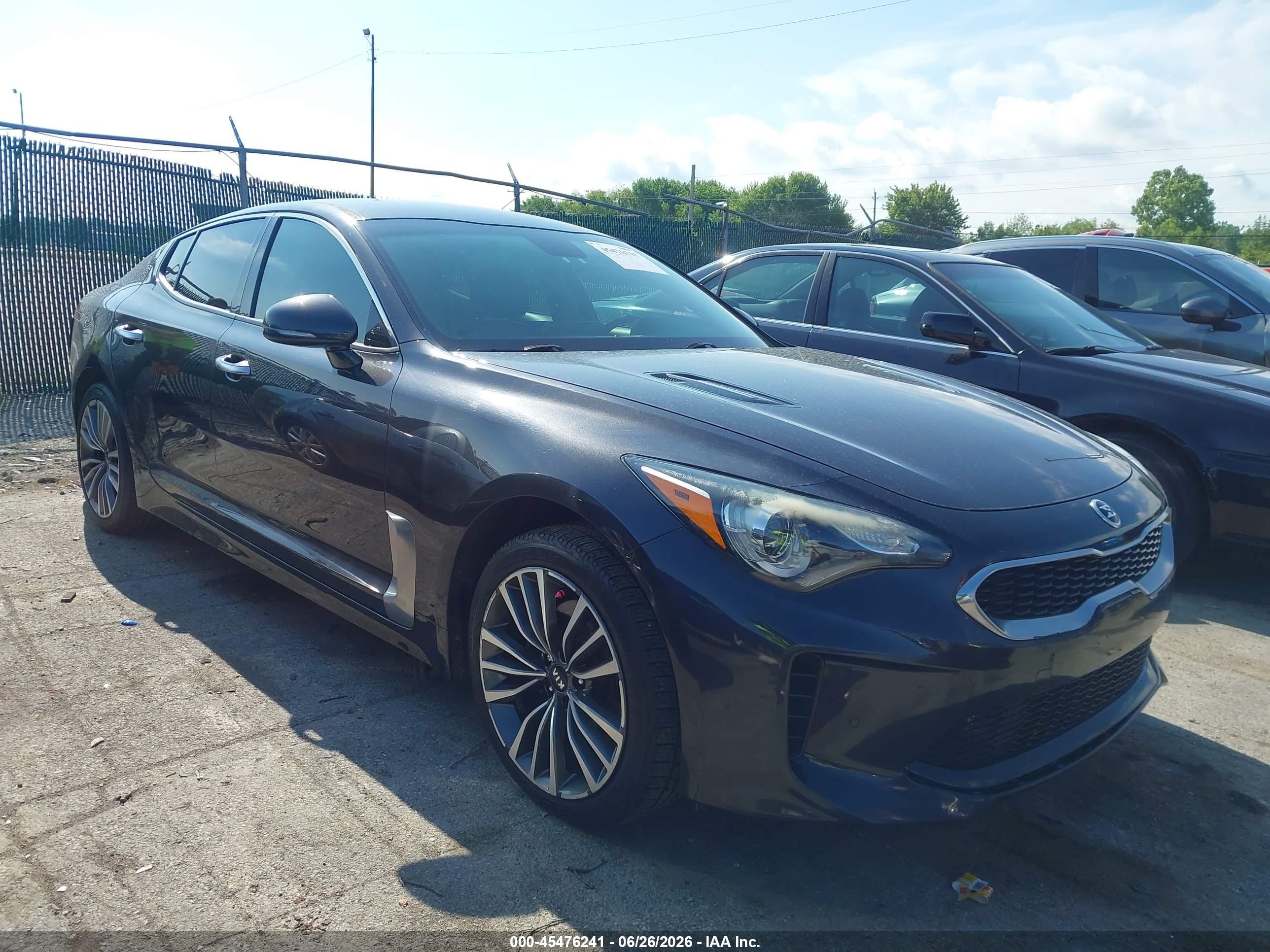 2019 Kia Stinger, VIN KNAE15LA2K6059729 — Град