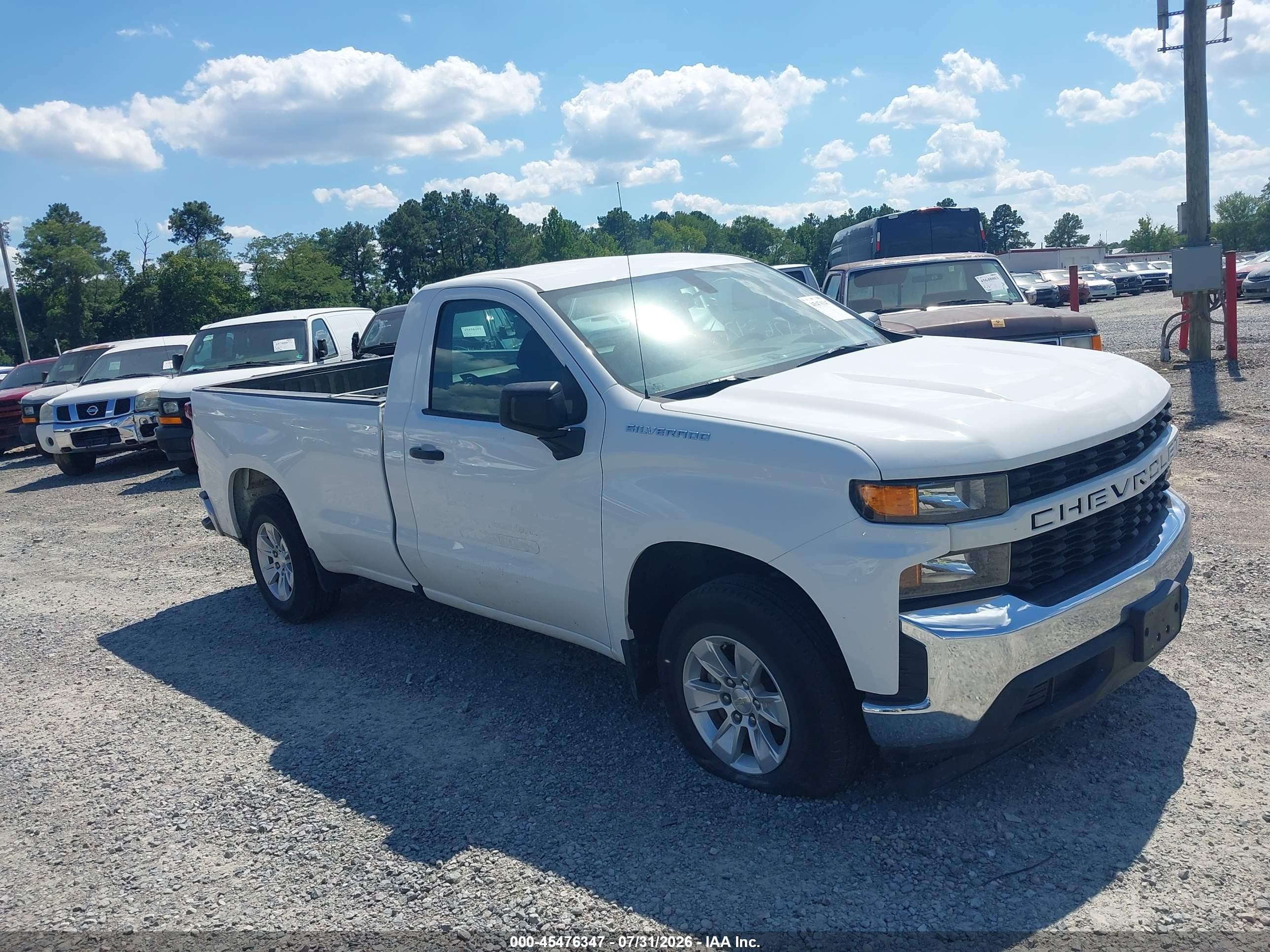 2021 Chevrolet Silverado 1500 Work Truck, VIN 3GCNWAEFXMG321620 — Бок