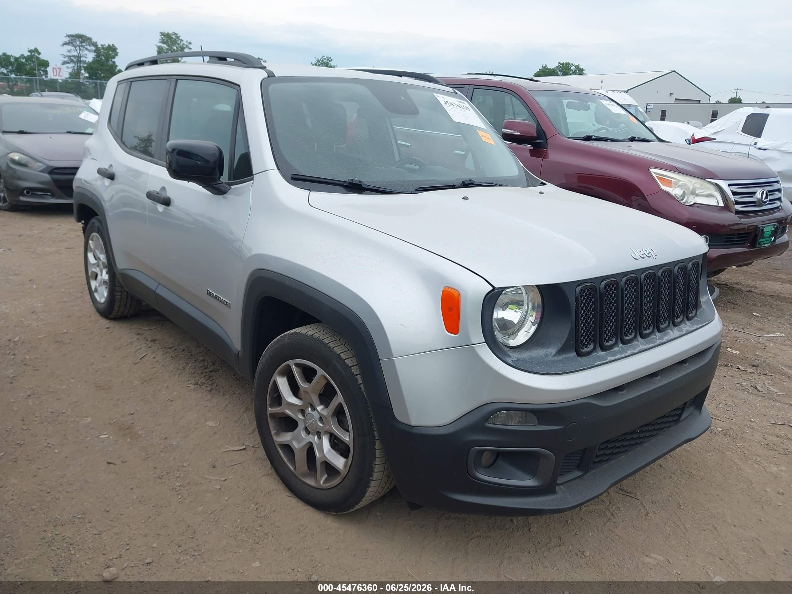2017 Jeep Renegade Latitude, VIN ZACCJABB5HPF51447 — Rear end