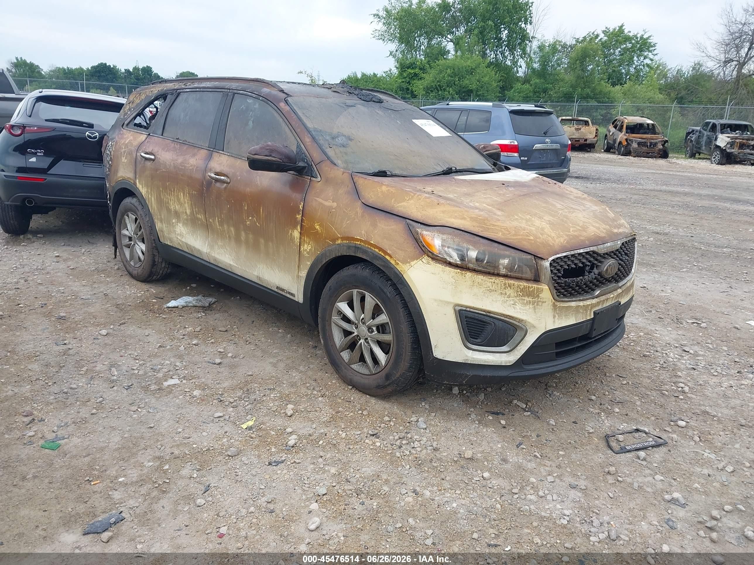 2017 Kia Sorento LX, VIN 5XYPGDA5XHG207884 — Пожар в салоне