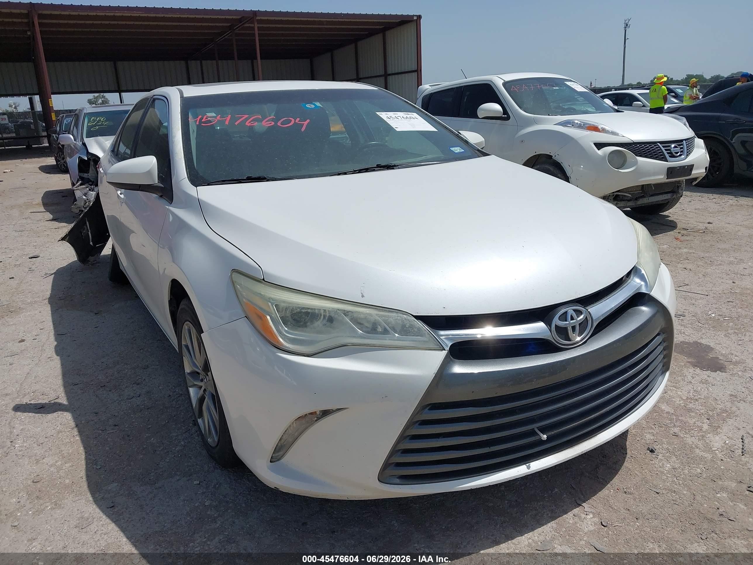 2015 Toyota Camry XSE, VIN 4T1BK1FK3FU029040 — Зад
