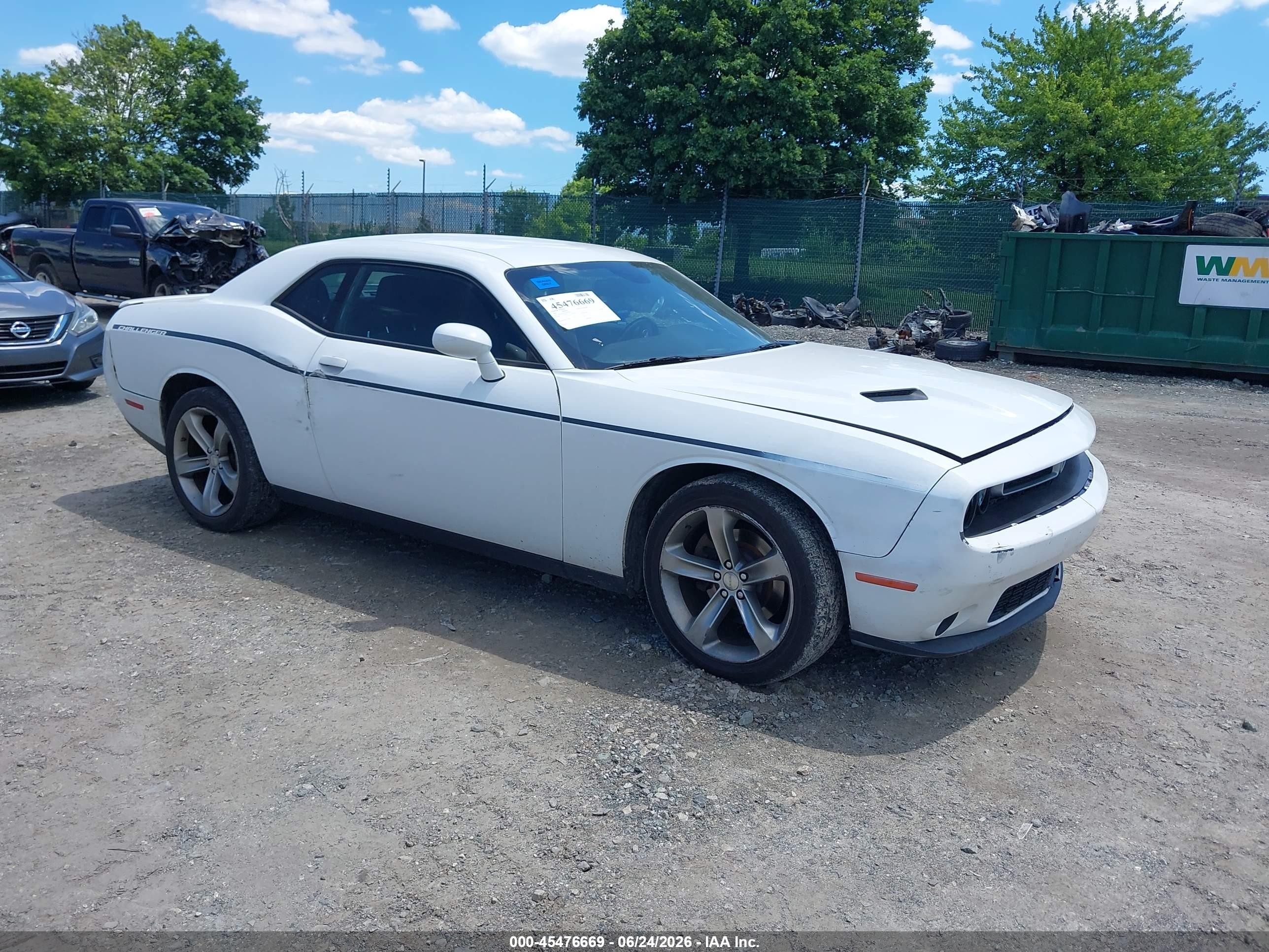 2015 Dodge Challenger SXT, VIN 2C3CDZAG7FH873660 — Front end
