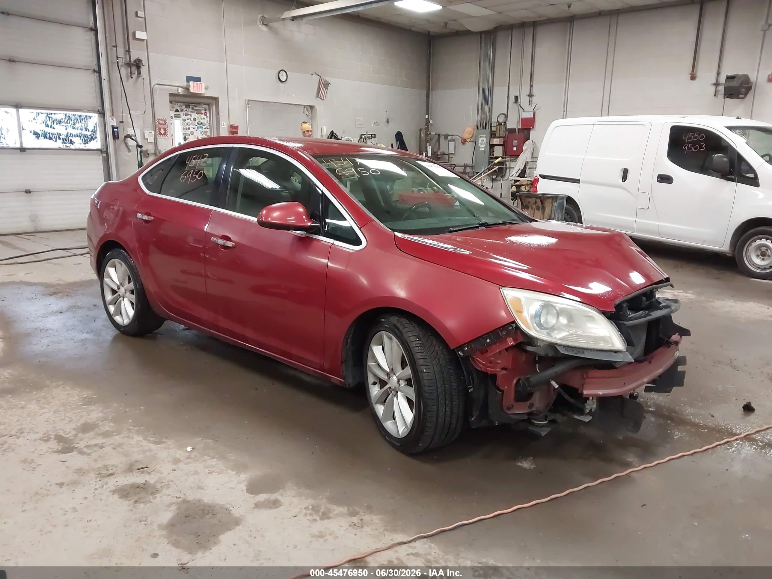 2013 Buick Verano, VIN 1G4PP5SK3D4226291 — Перед