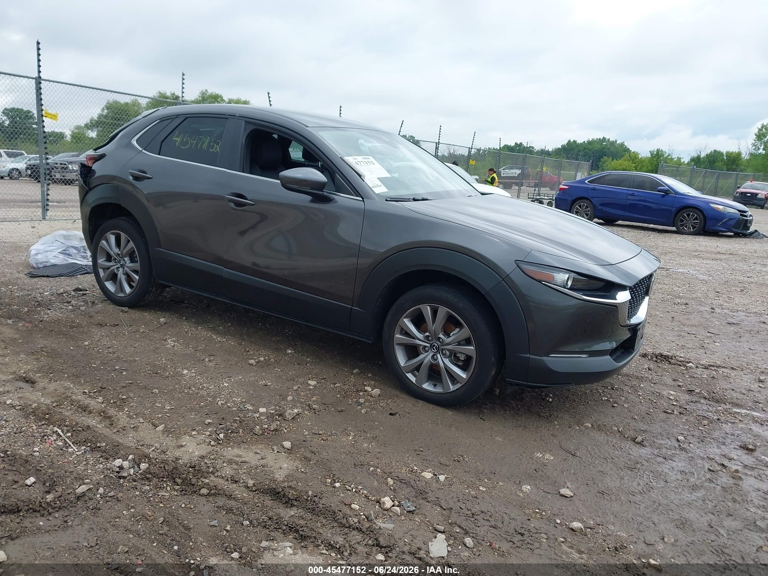 2021 Mazda CX-30 Select, VIN 3MVDMBBL7MM271731 — Rear end