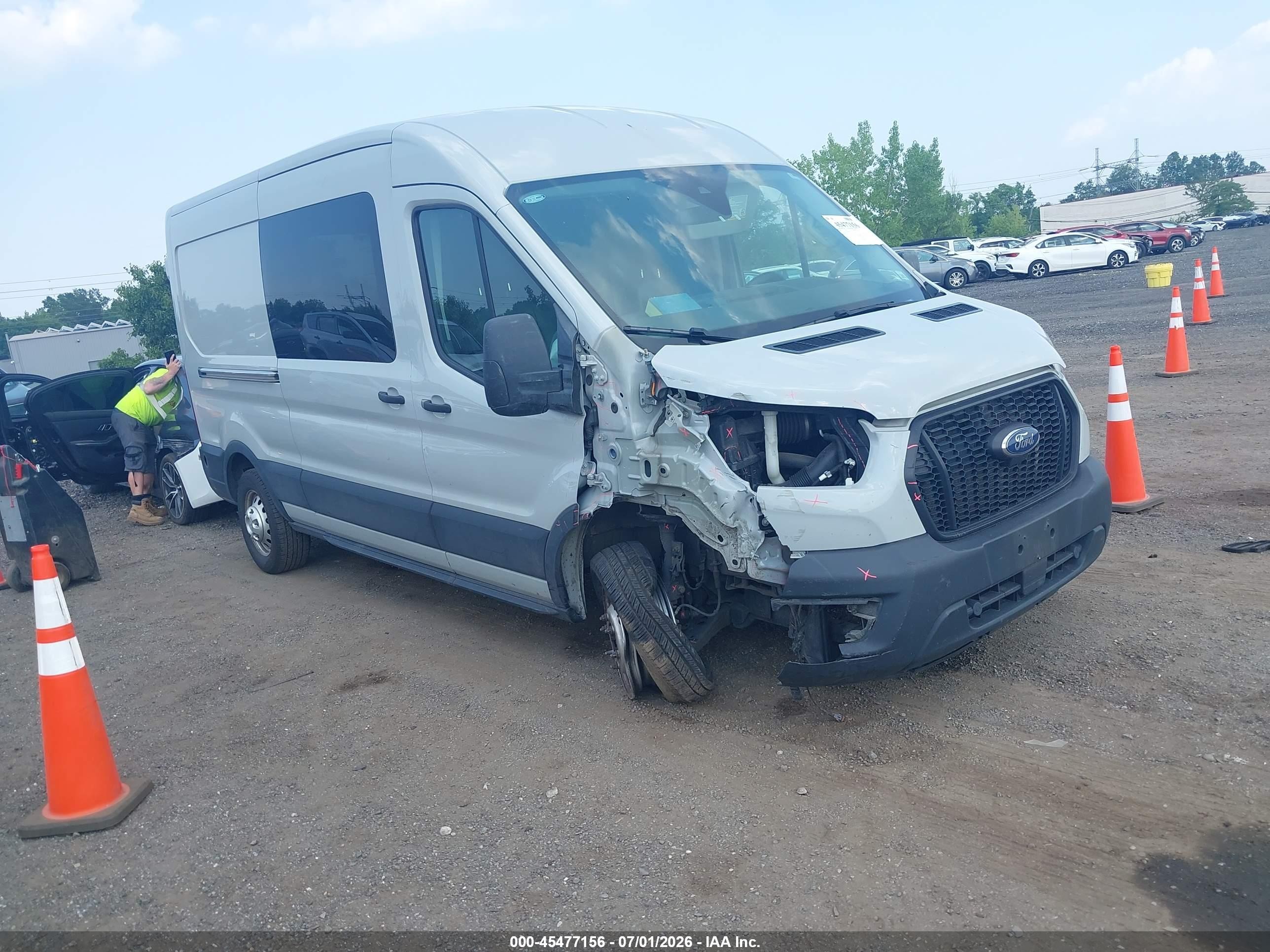 2023 Ford Transit Cargo, VIN 1FTBW9C82PKB74972 — Перед