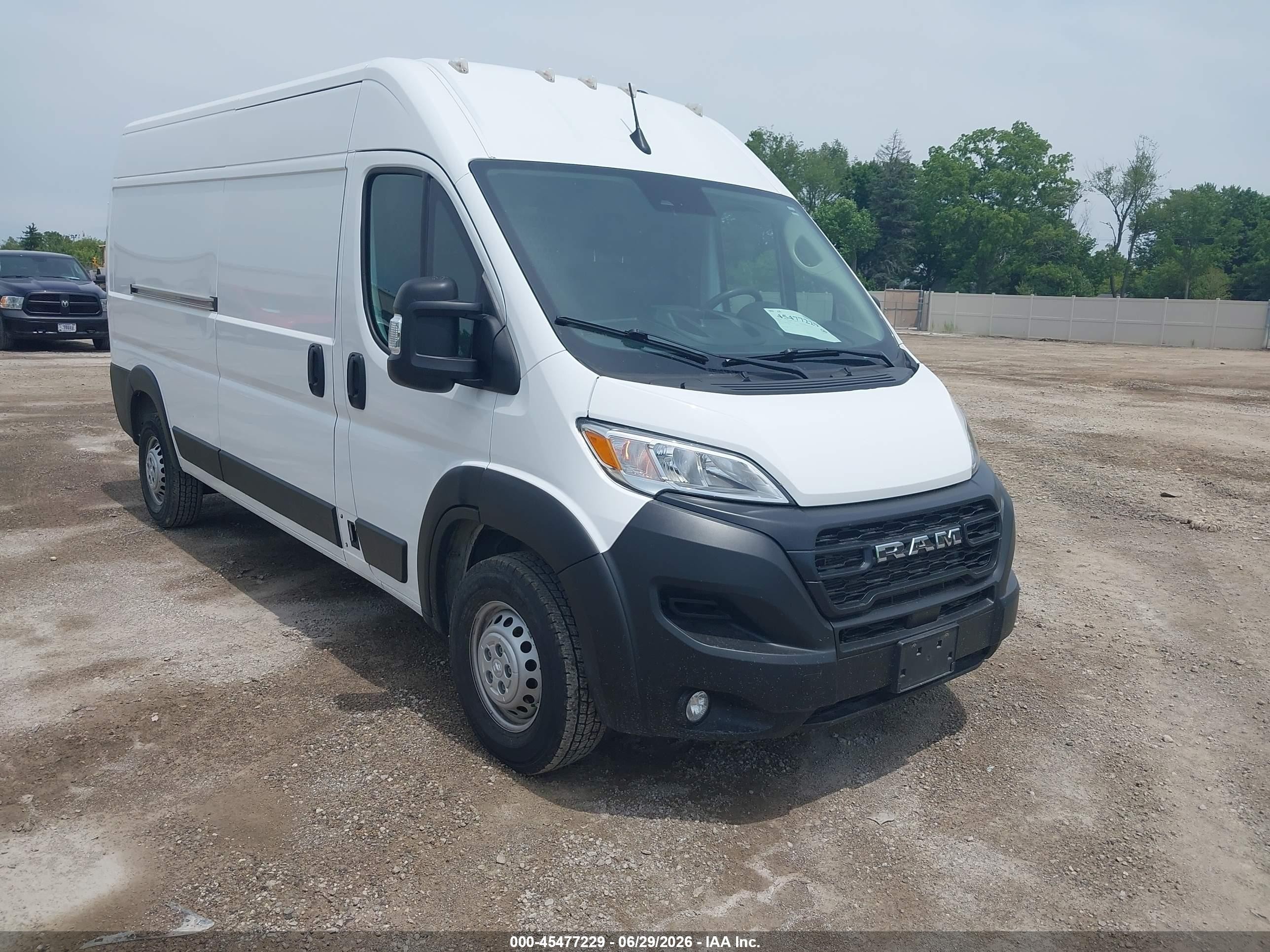 2024 Ram ProMaster Cargo Tradesman, VIN 3C6MRVHG6RE152107 — Normal wear