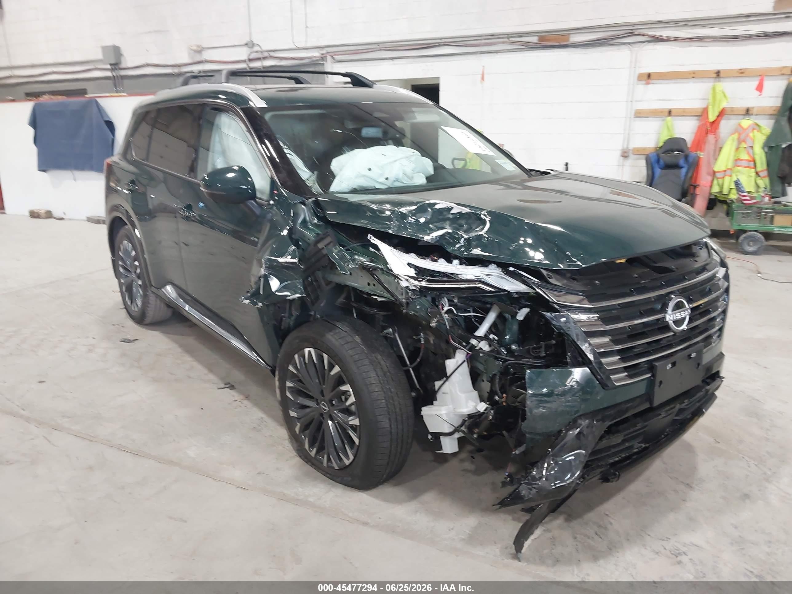2026 Nissan Rogue Platinum, VIN JN8BT3DD8TW317335 — Front end