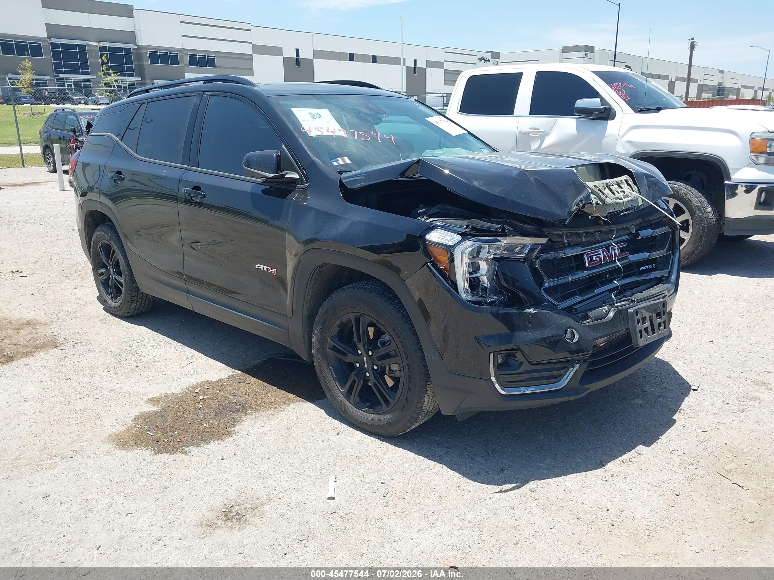 2024 GMC Terrain AT4, VIN 3GKALYEG5RL123930 — Front end