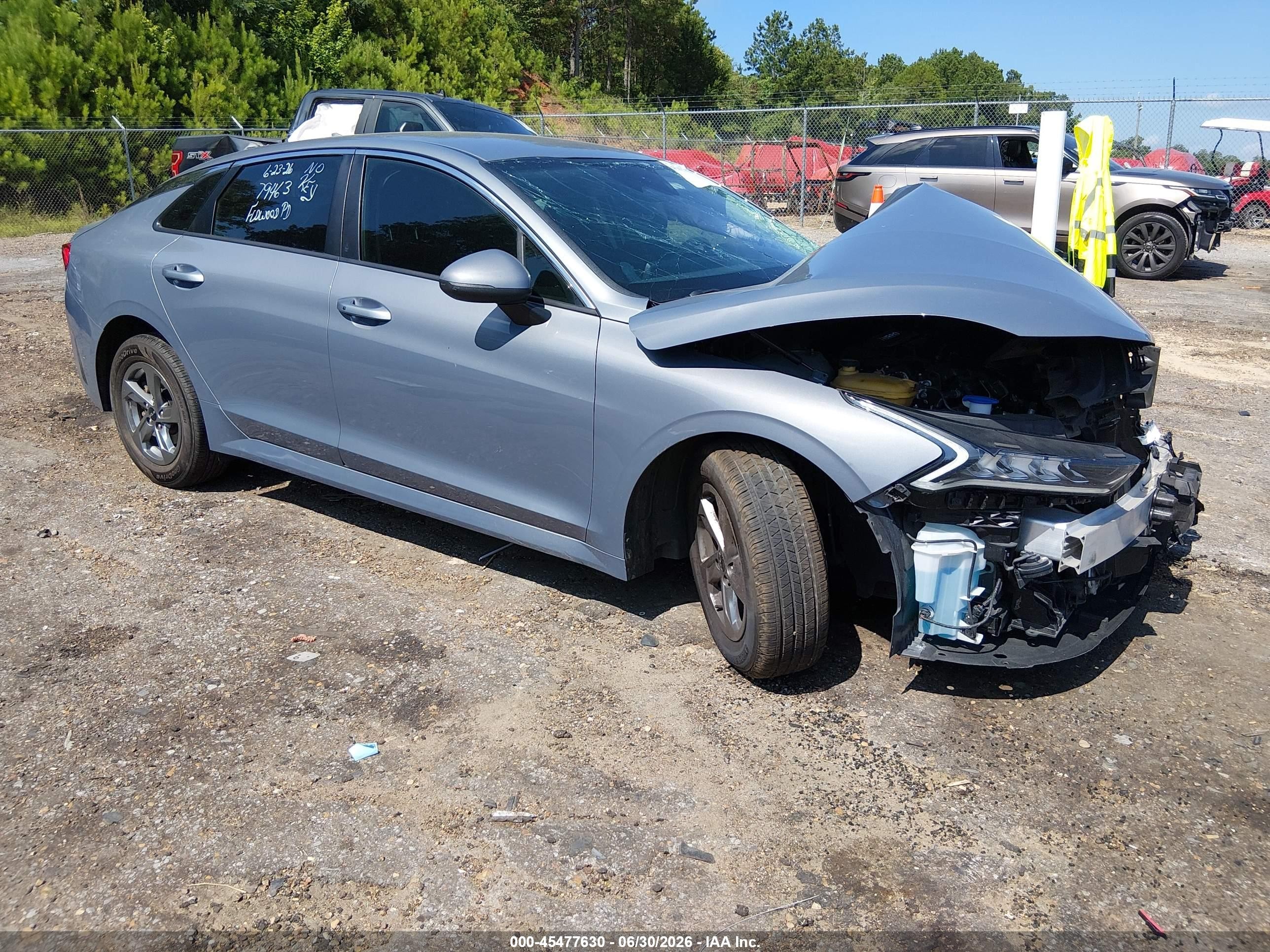 2023 Kia K5 LXS, VIN 5XXG14J22PG190976 — Front end