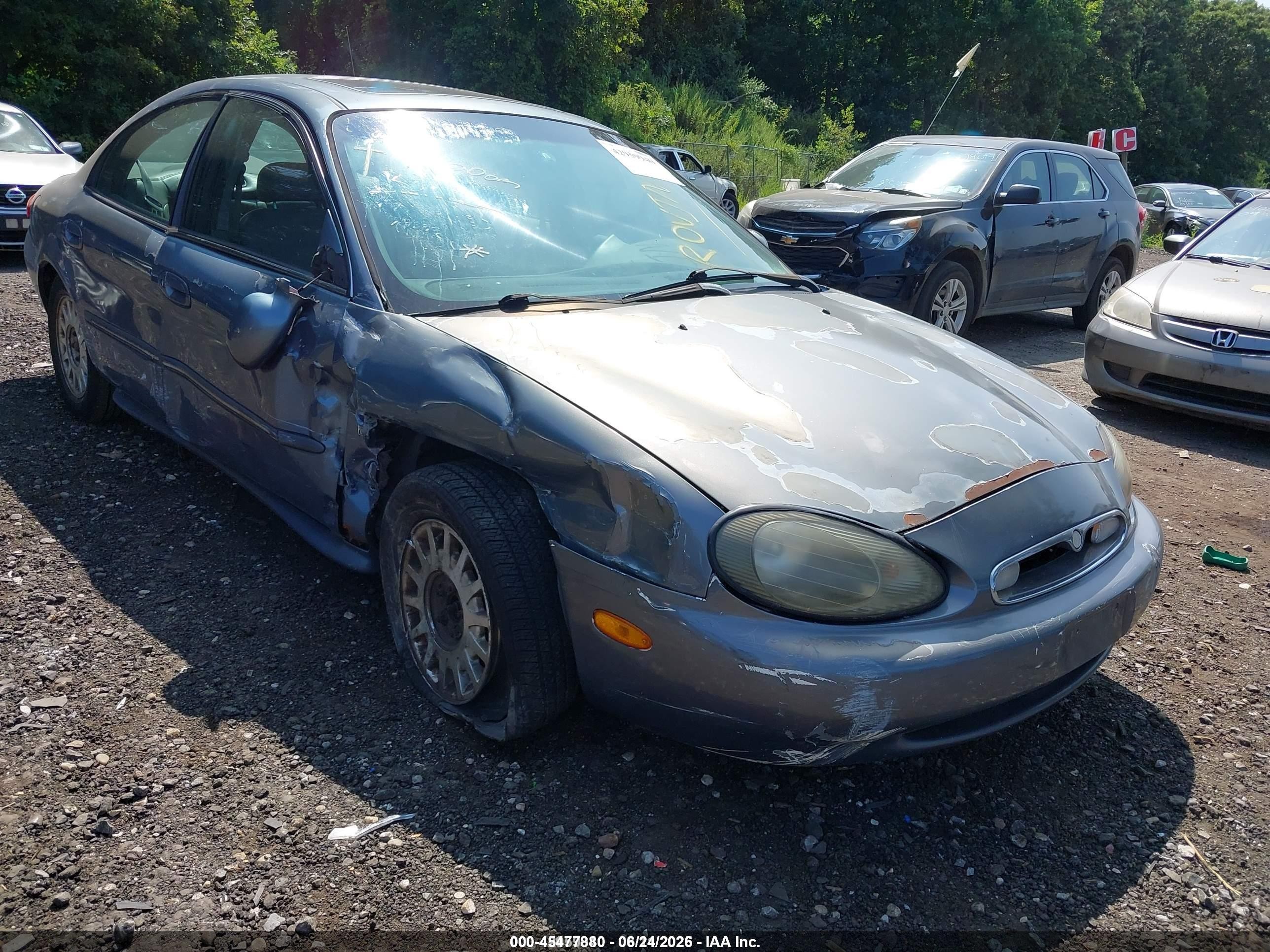 1999 Mercury Sable LS, VIN 1MEFM53S9XG603893 — Front end