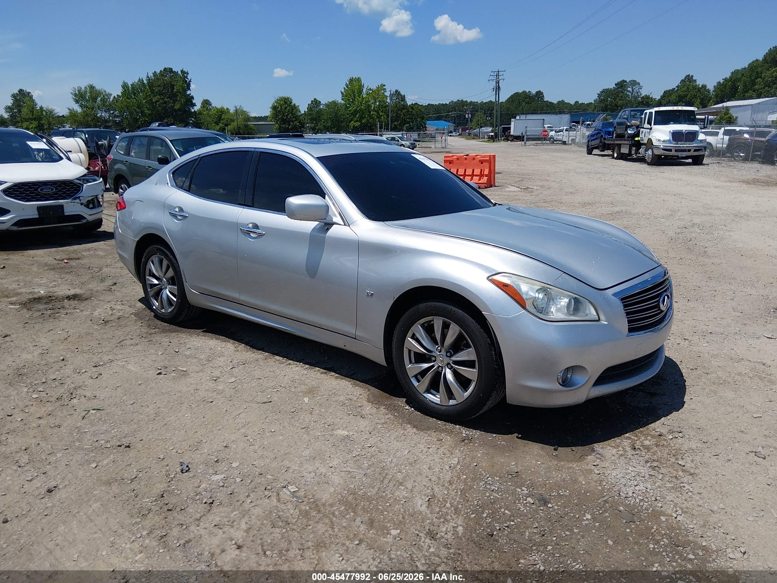 2014 Infiniti Q70, VIN JN1BY1ARXEM320045 — Vandalism