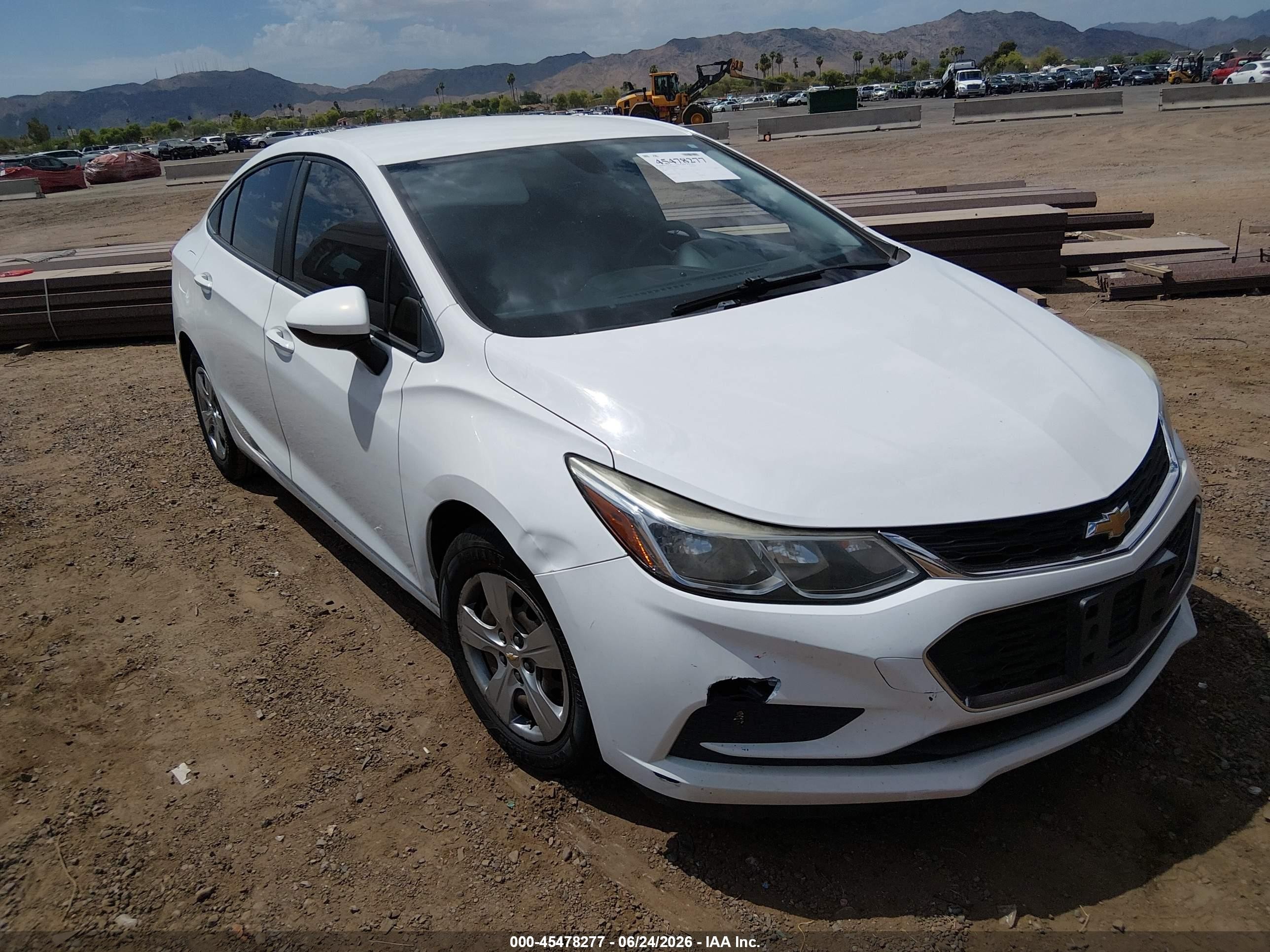 2018 Chevrolet Cruze LS, VIN 1G1BC5SM5J7177111 — Normal wear