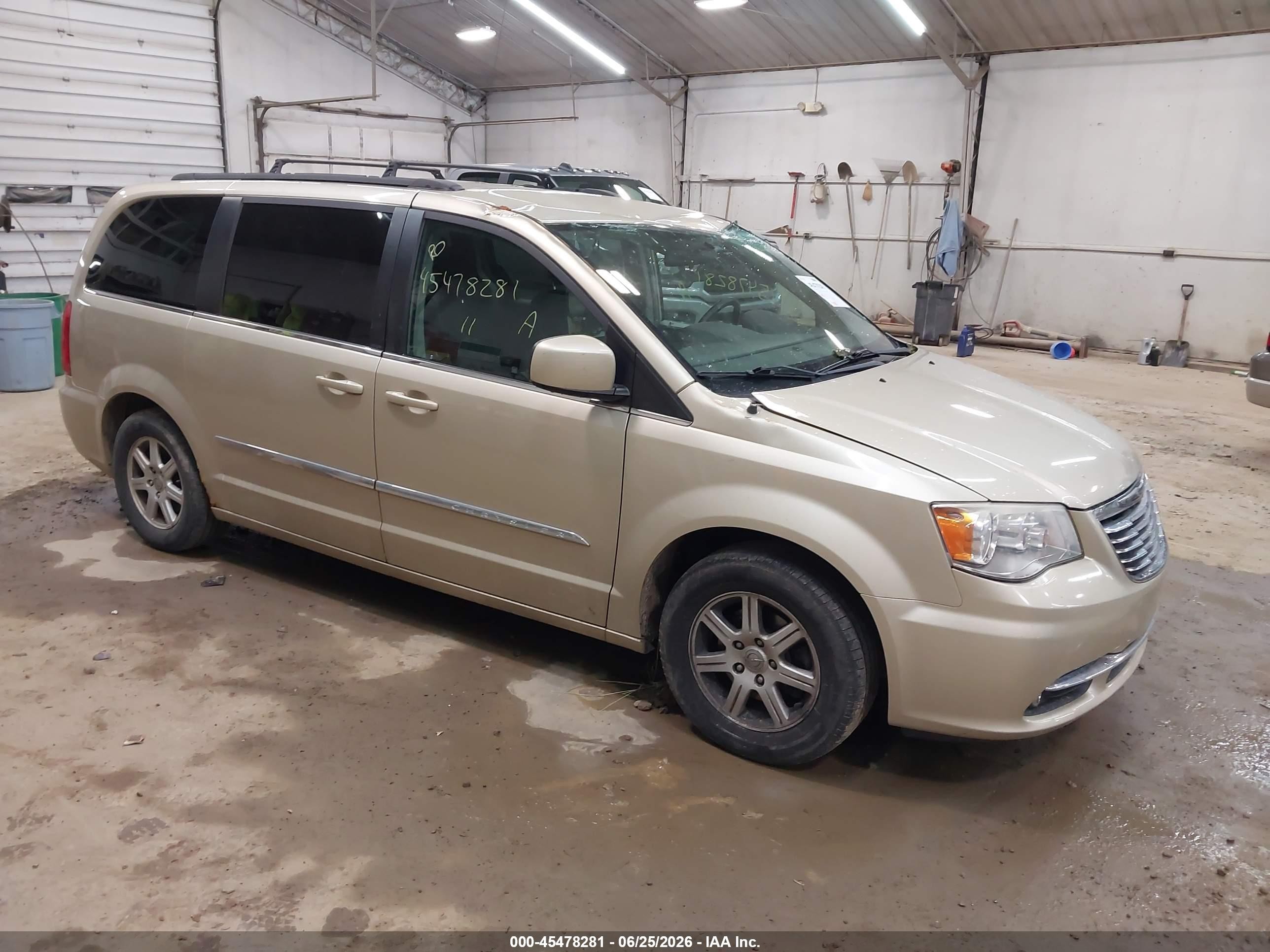 2011 Chrysler Town & Country Touring, VIN 2A4RR5DG3BR782377 — Крыша