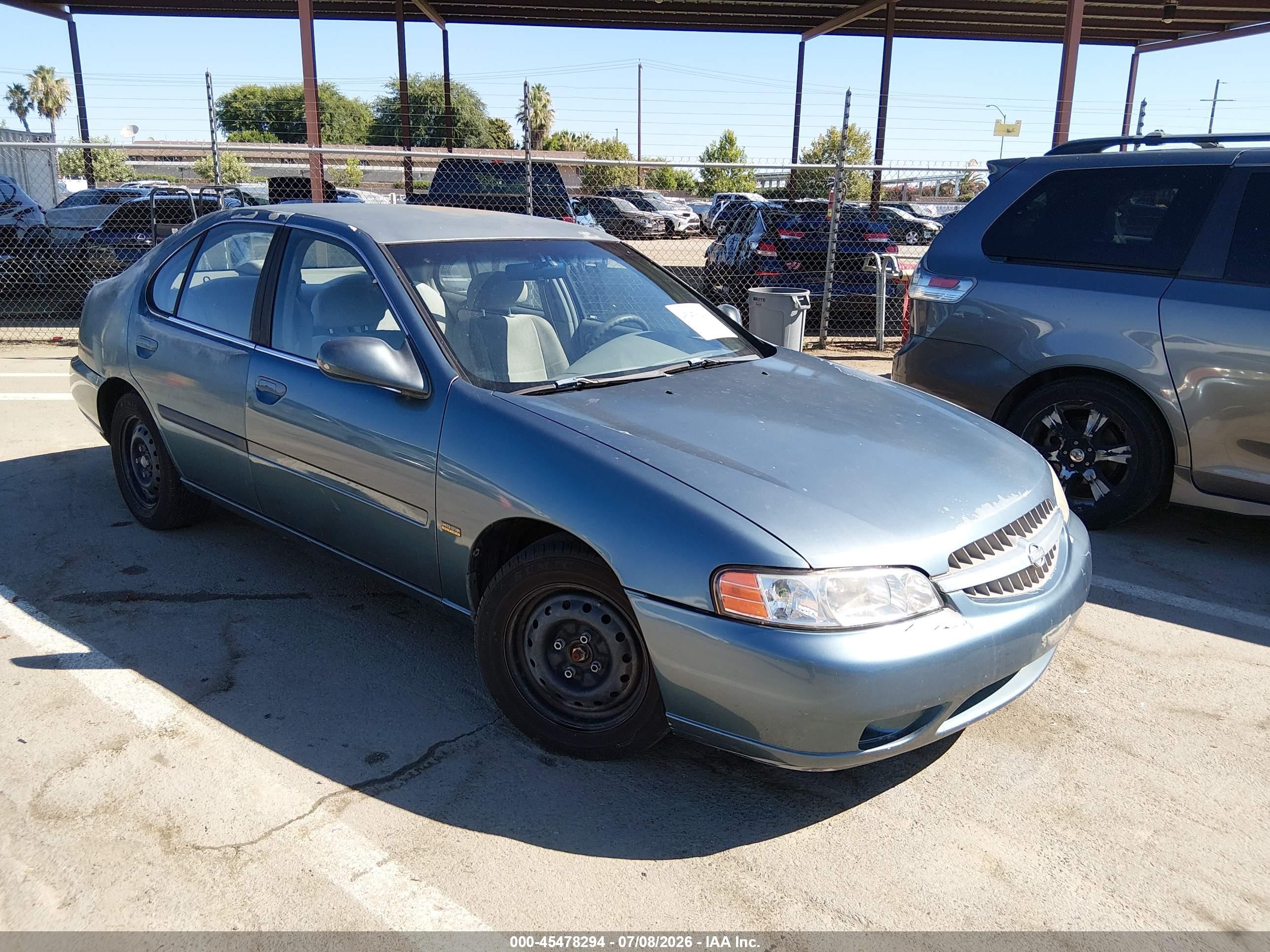 2001 Nissan Altima GXE, VIN 1N4DL01D61C105531 — Normal wear