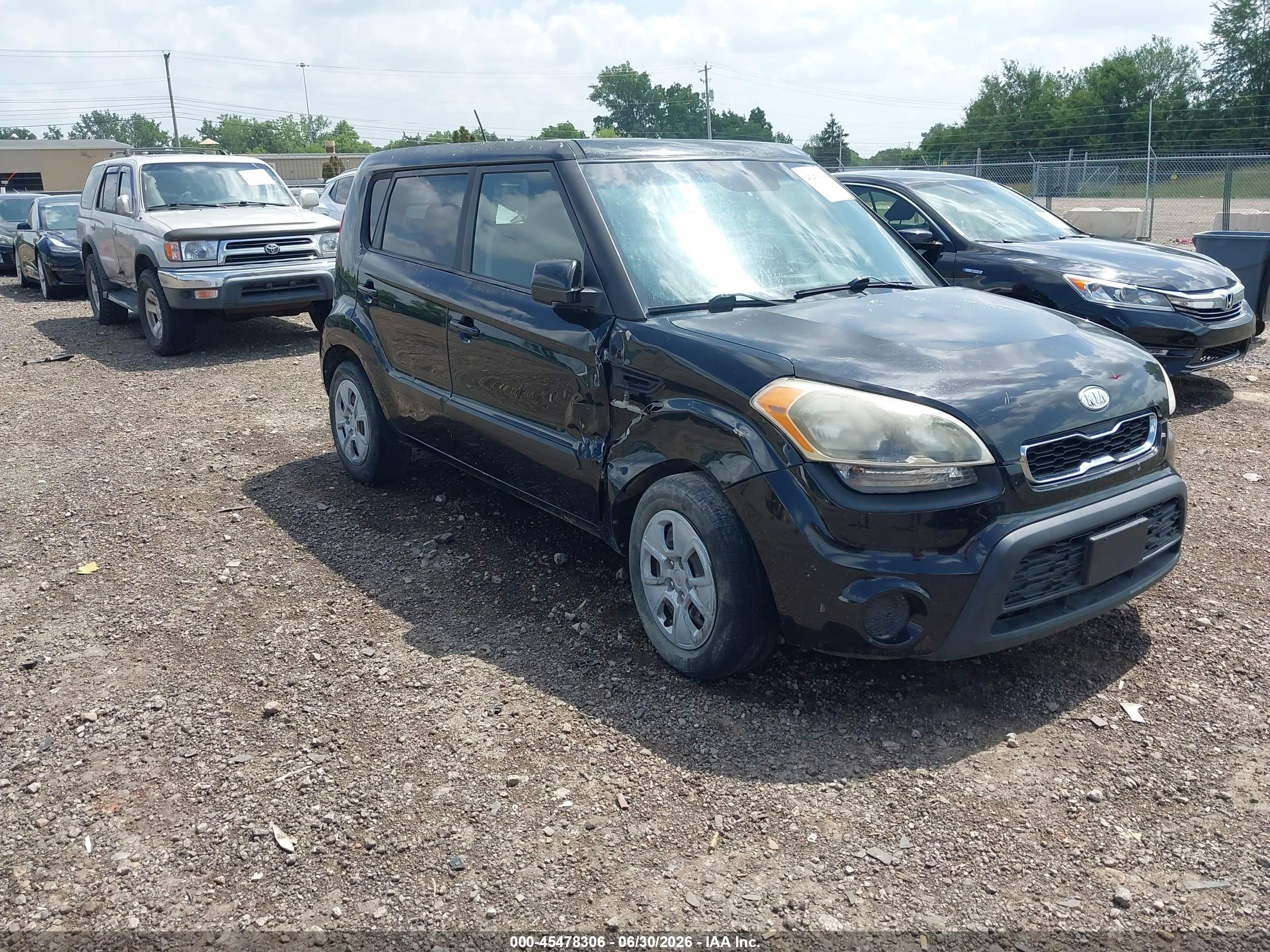2012 Kia Soul, VIN KNDJT2A57C7450659 — Front end