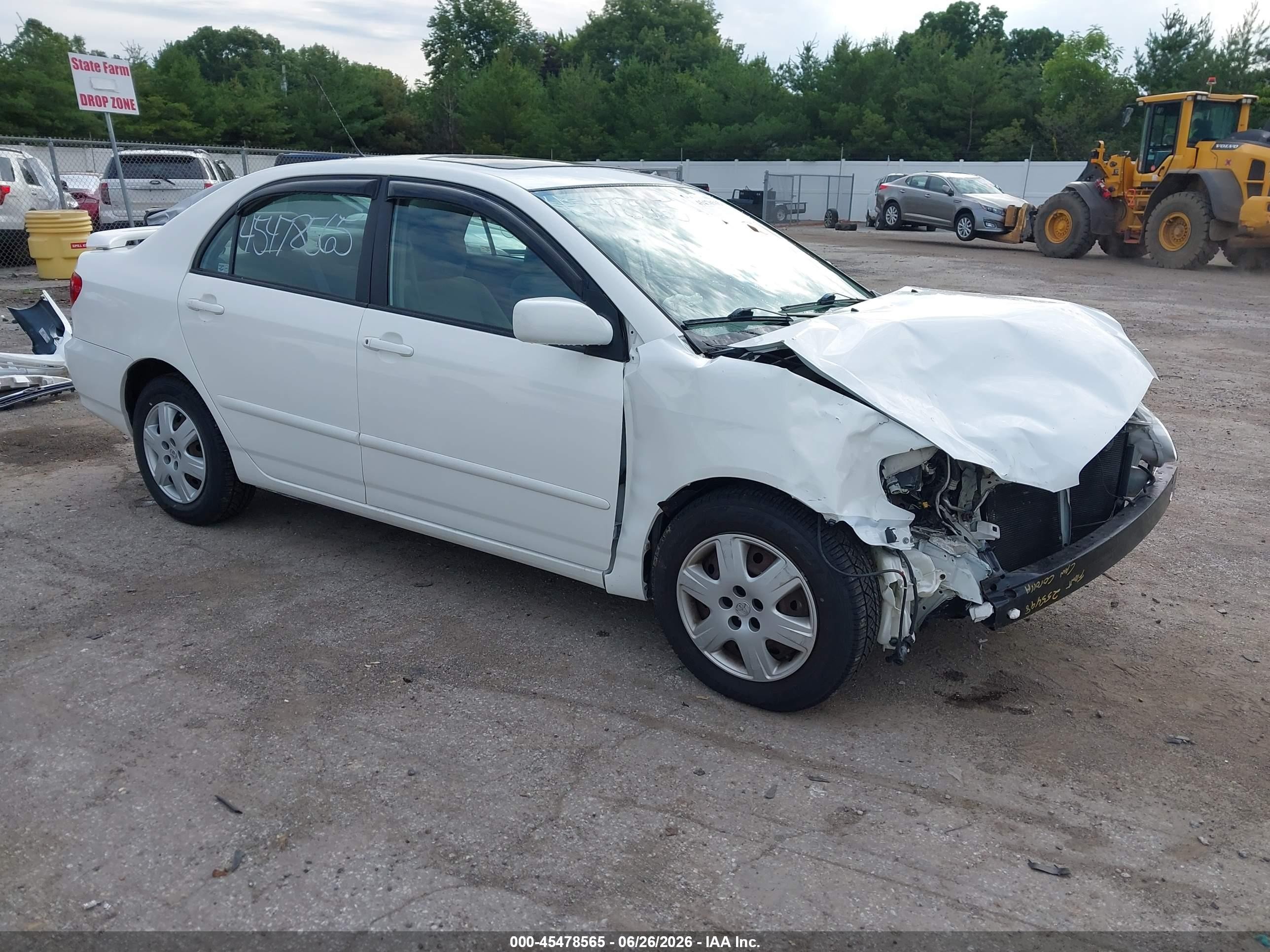 2005 Toyota Corolla S, VIN 1NXBR32E05Z370272 — Front end