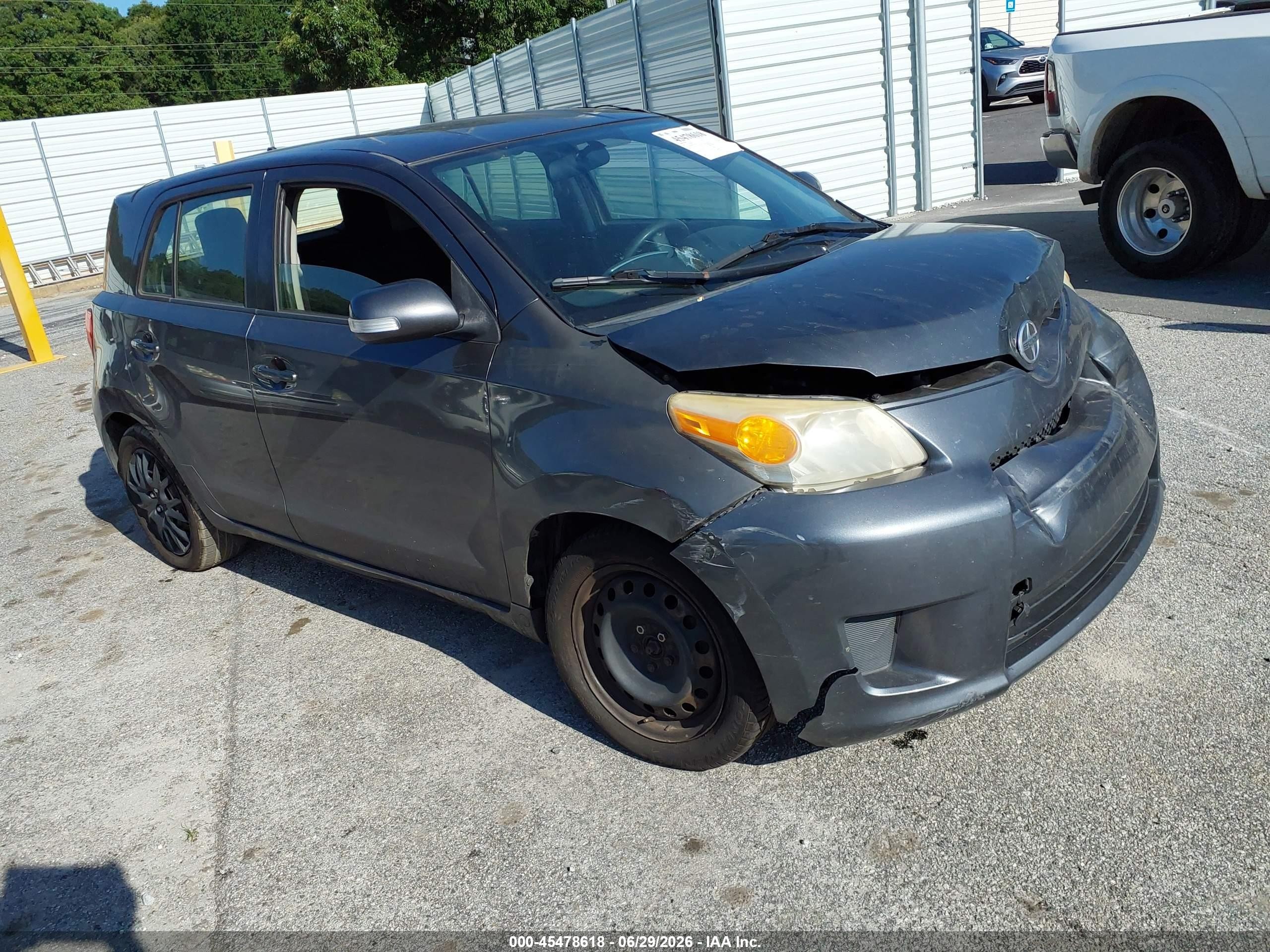 2012 Scion xD, VIN JTKKU4B43C1022313 — Перед
