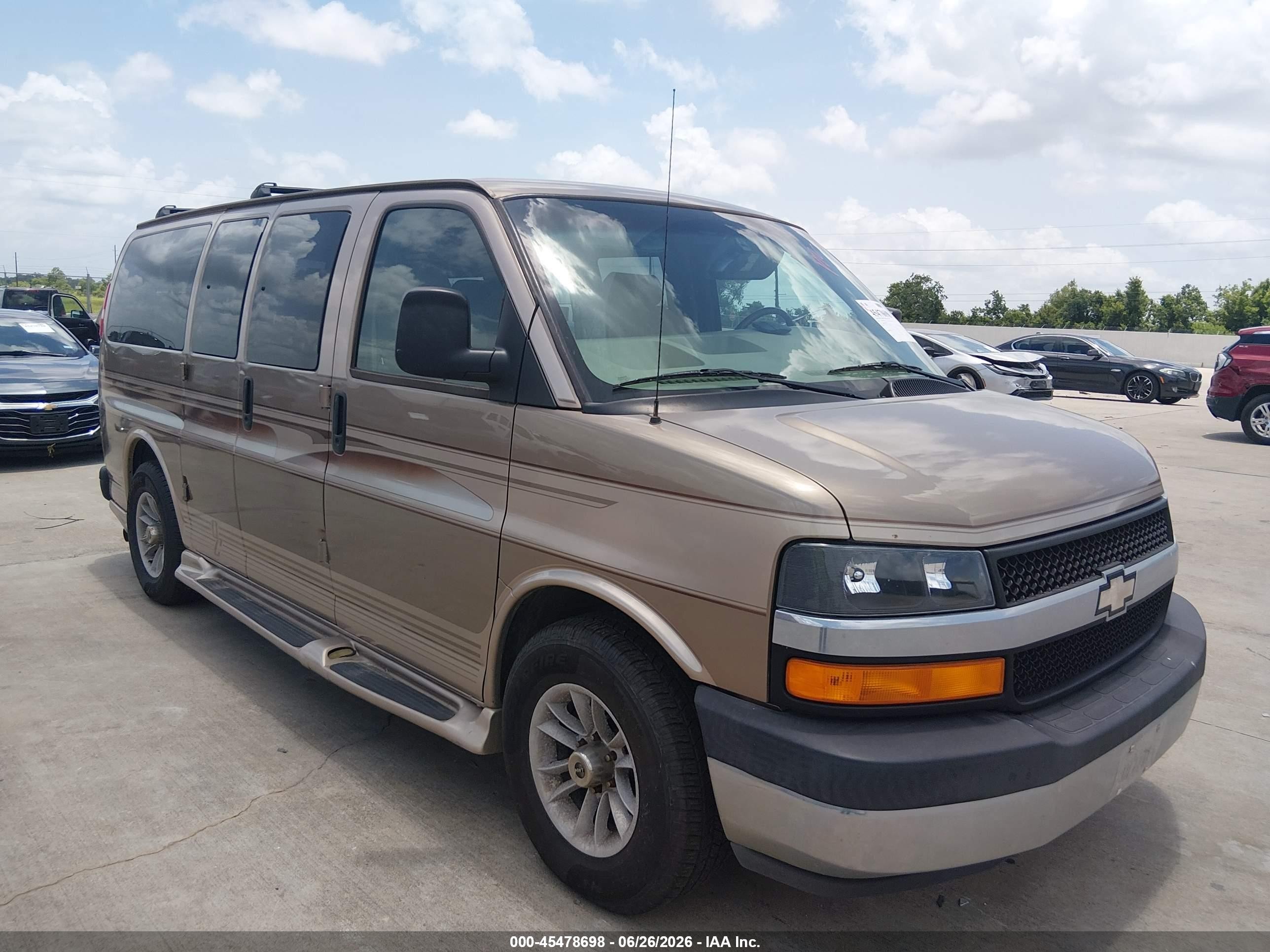 2004 Chevrolet Express Passenger, VIN 1GBFG15T041121548 — Normal wear