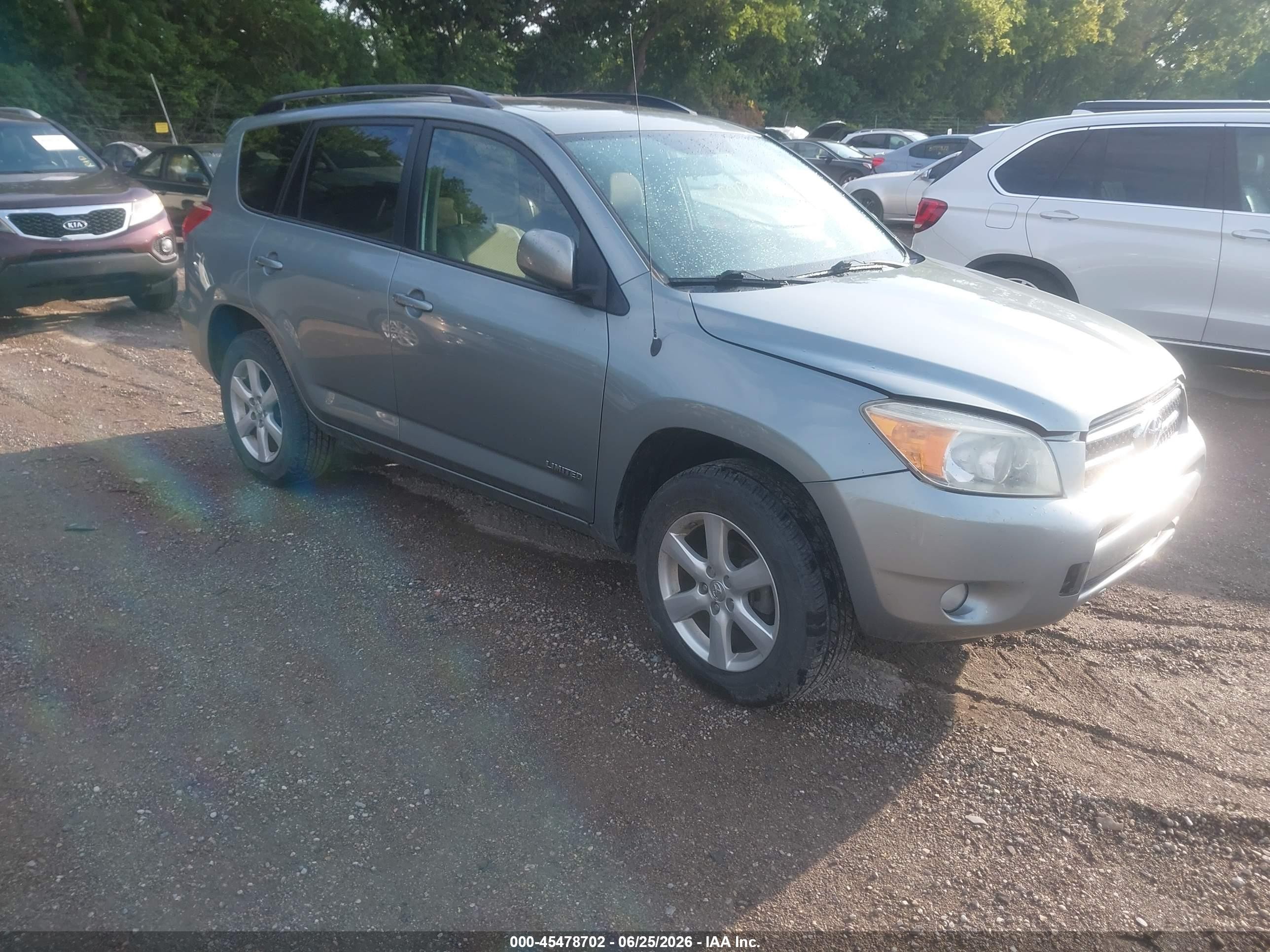 2008 Toyota RAV4 Limited, VIN JTMZD31V786071180 — Normal wear