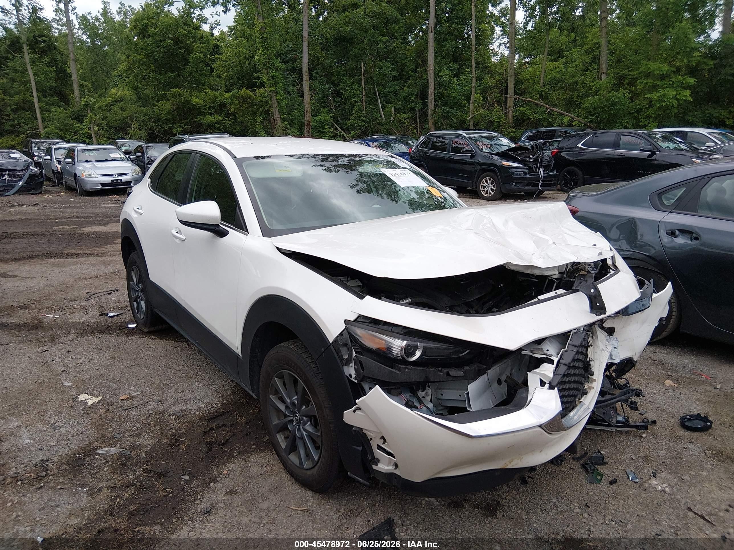 2022 Mazda CX-30 S, VIN 3MVDMBAL9NM449058 — Front end