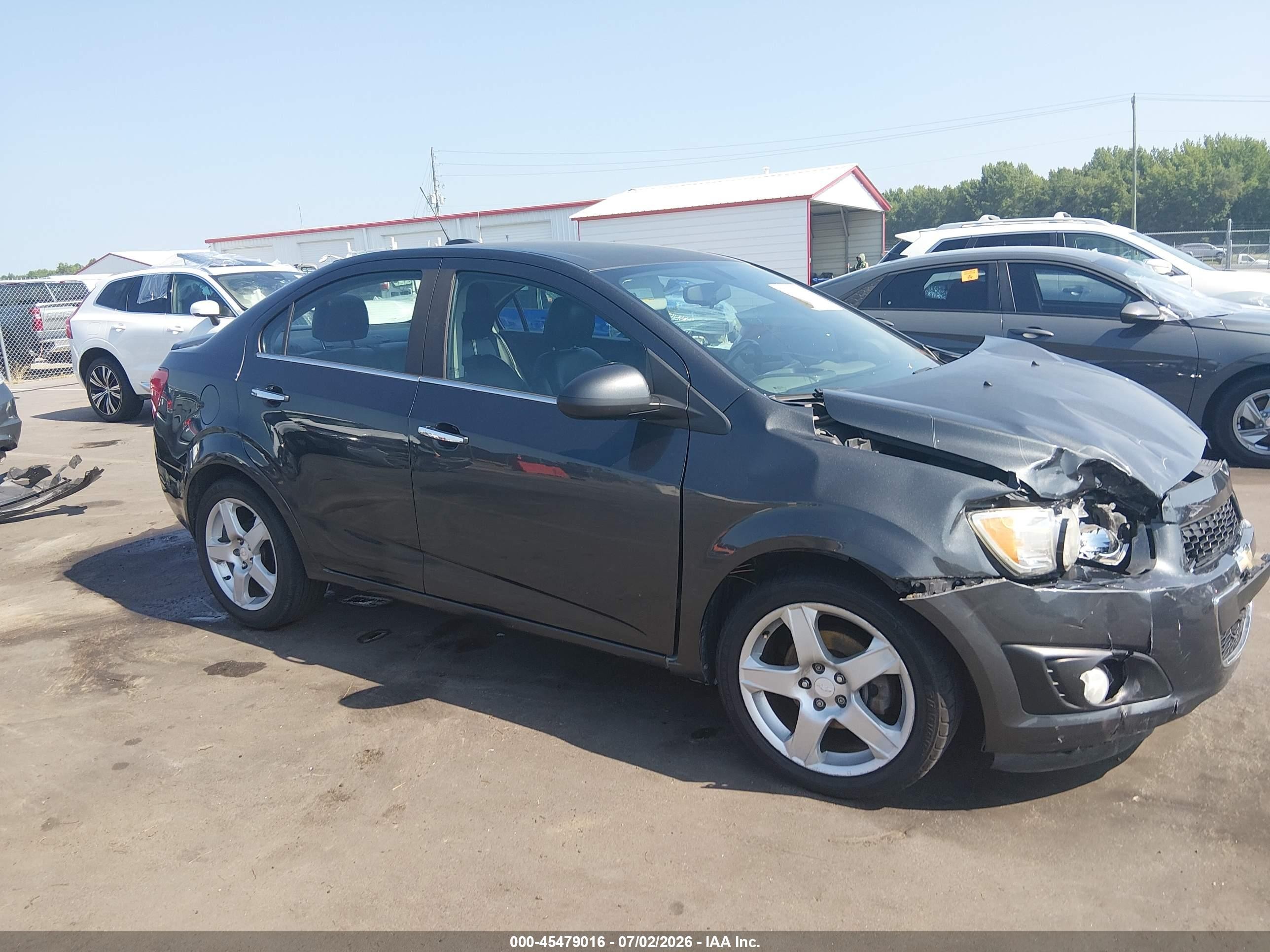 2016 Chevrolet Sonic LTZ, VIN 1G1JE5SB2G4157204 — Front end