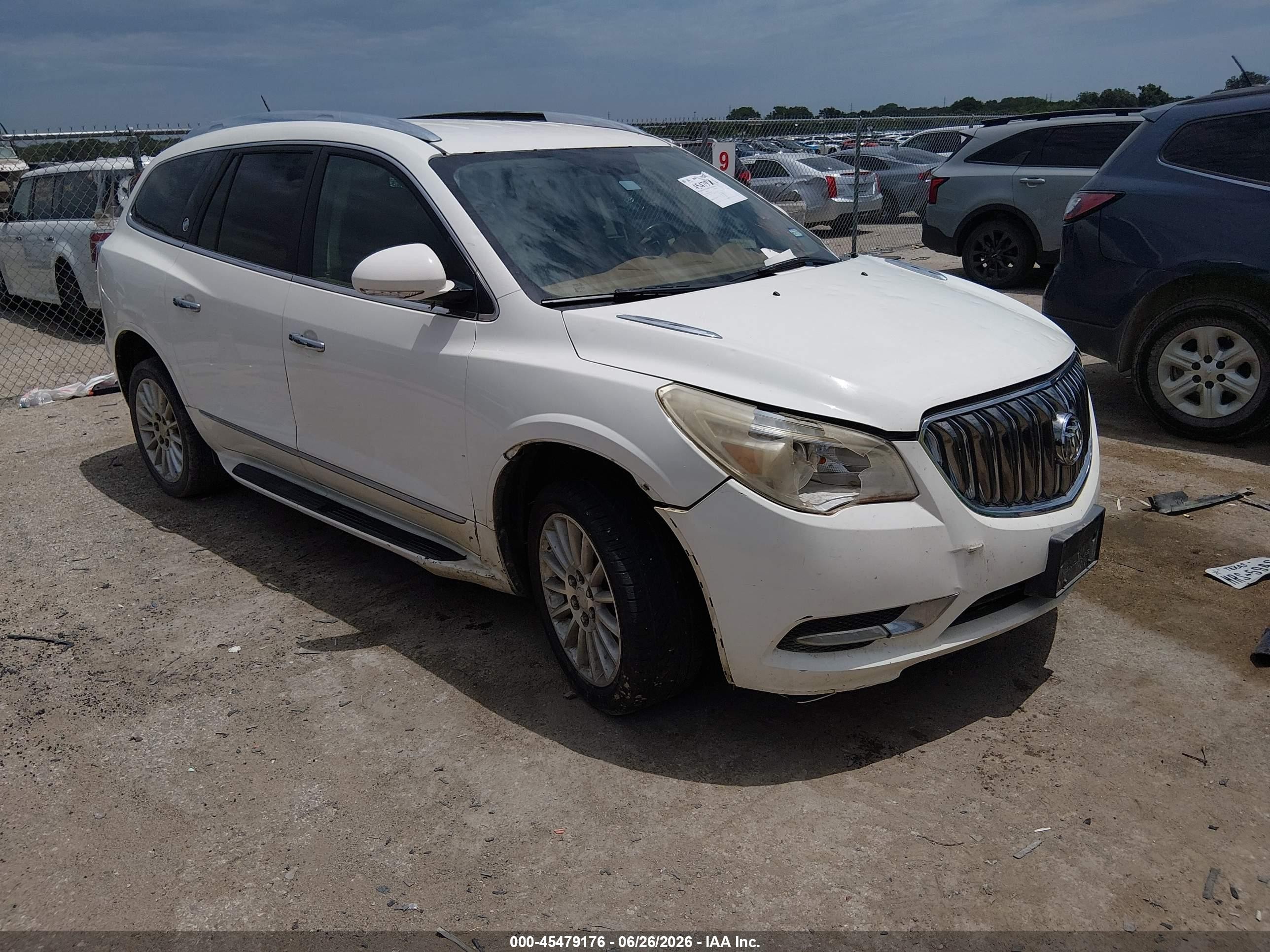 2013 Buick Enclave Leather, VIN 5GAKRCKD5DJ111905 — Front end
