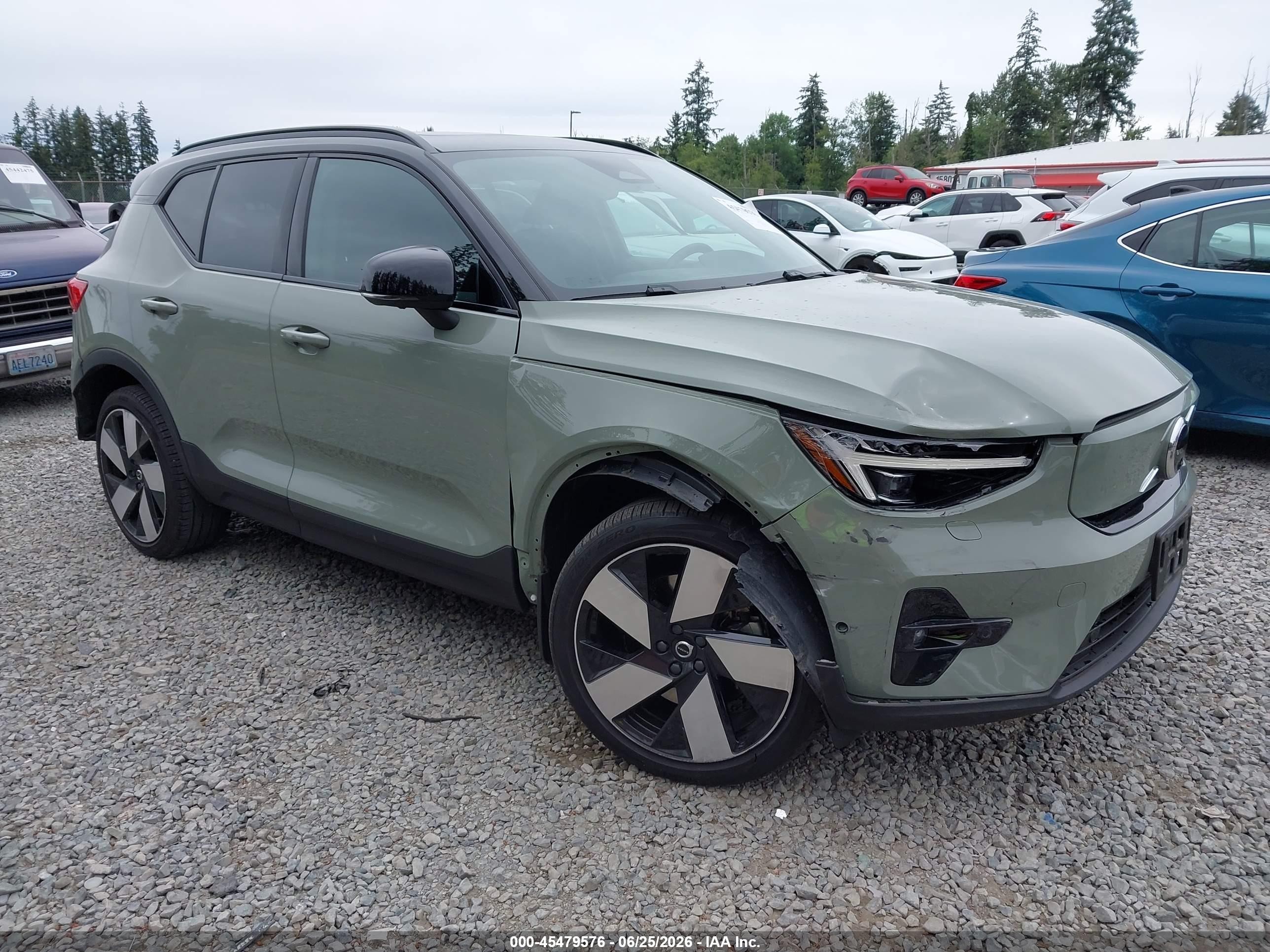 2023 Volvo XC40 Ultimate, VIN YV4ED3UMXP2038792 — По всему кузову