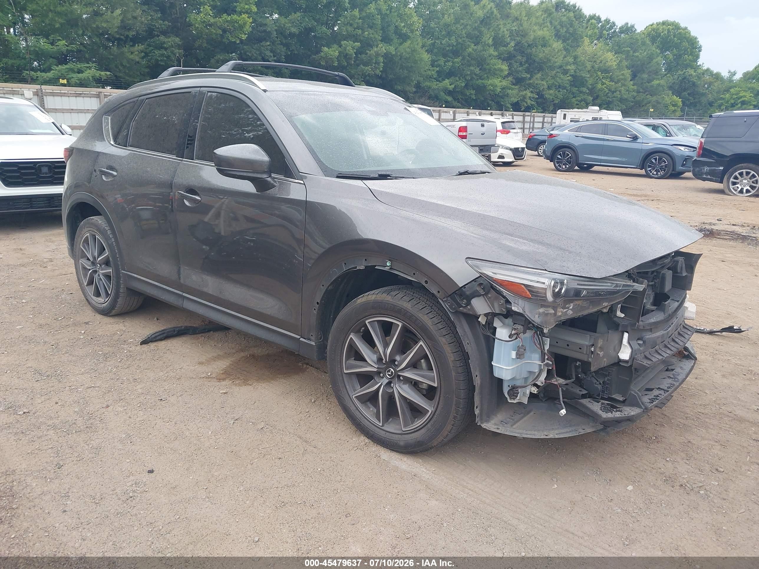 2018 Mazda CX-5 Grand Touring, VIN JM3KFADM8J0319939 — Front end