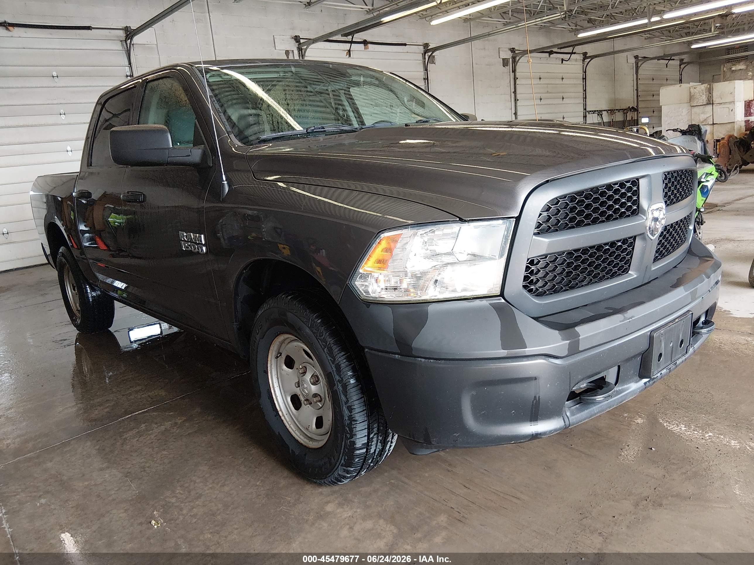 2018 Ram 1500 Express, VIN 1C6RR7KG2JS177856 — Normal wear