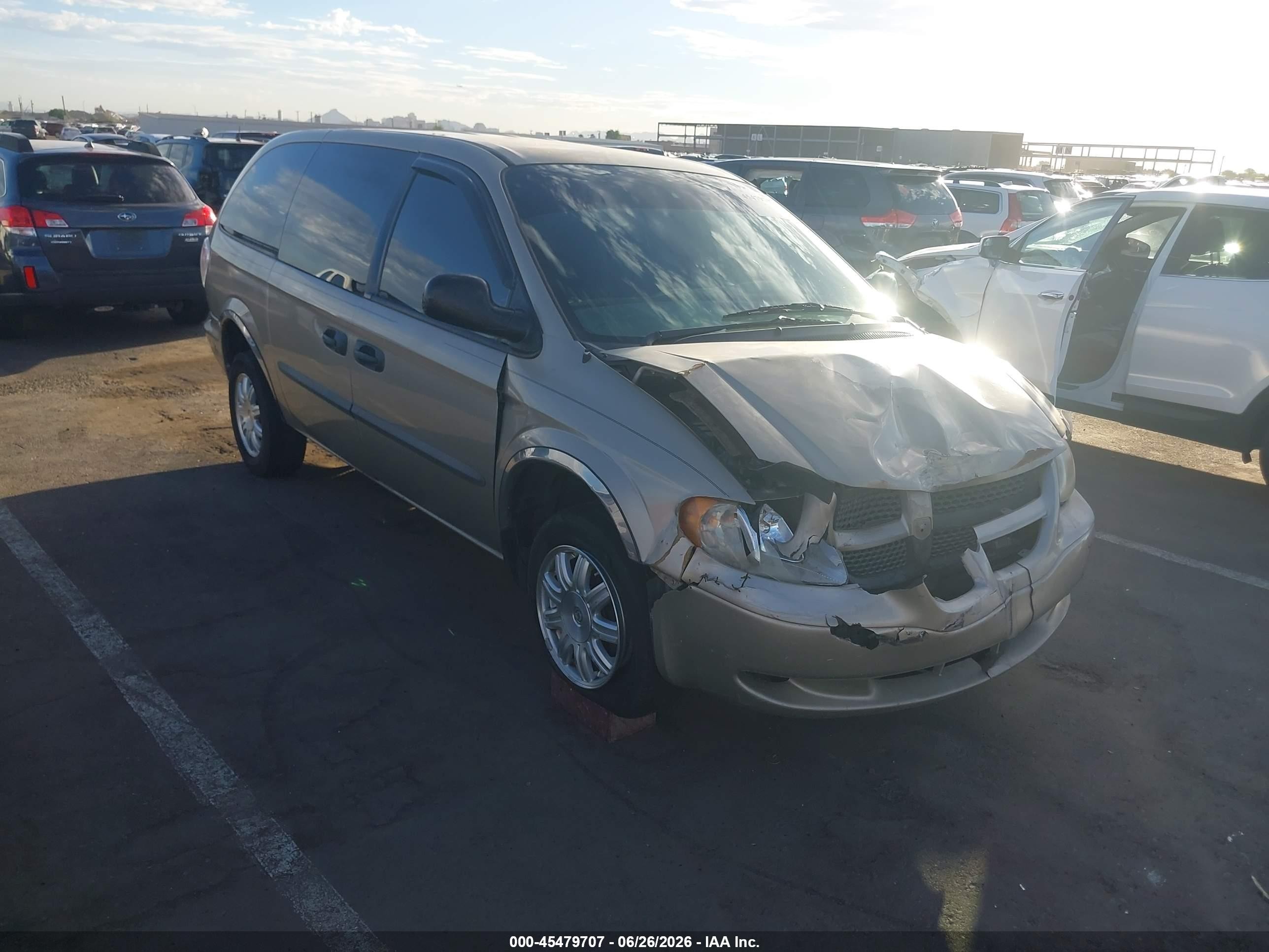 2004 Dodge Caravan SE, VIN 1D4GP24R64B513913 — Перед