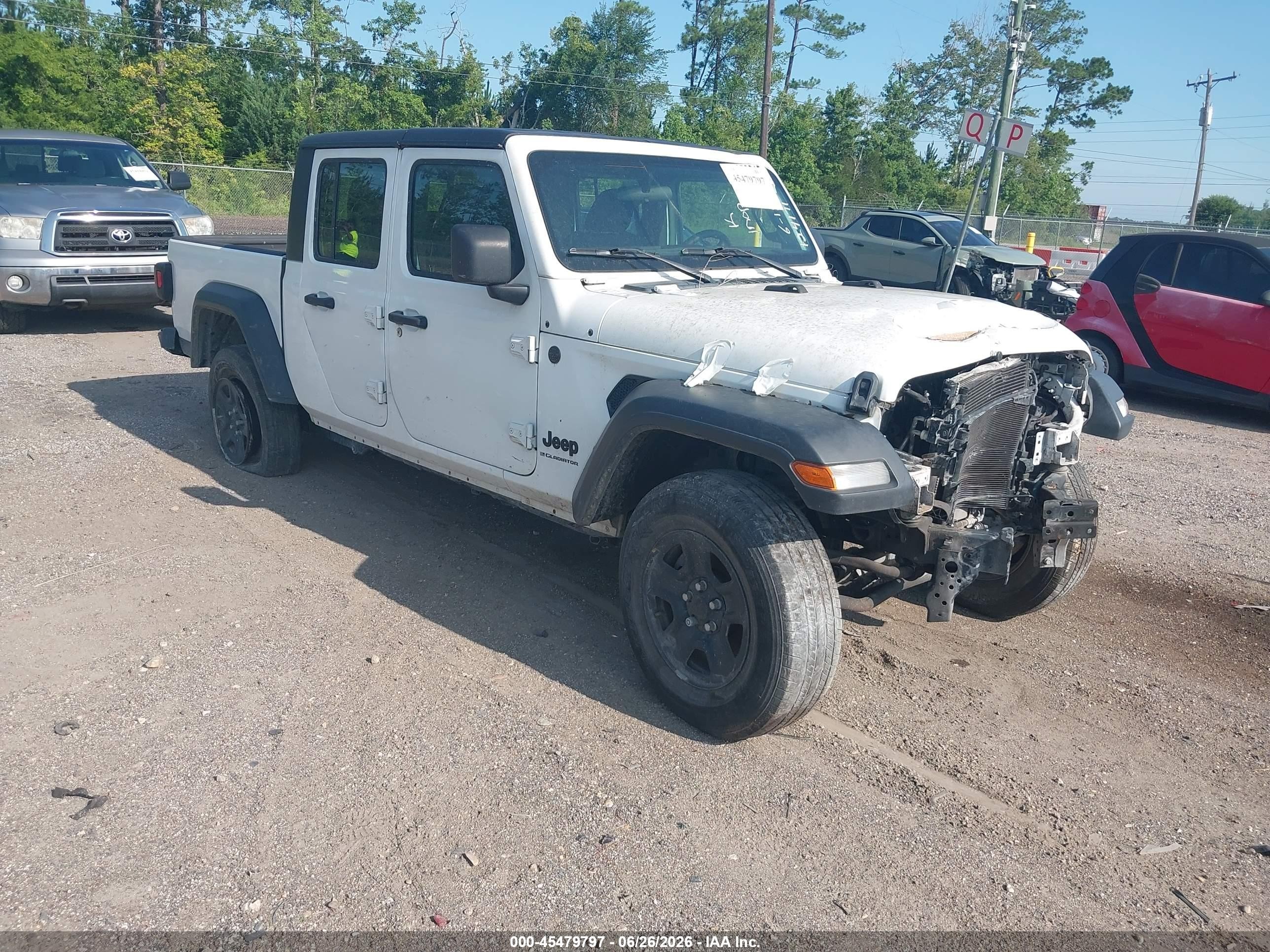 2024 Jeep Gladiator Sport S, VIN 1C6HJTAG9RL124171 — Front end