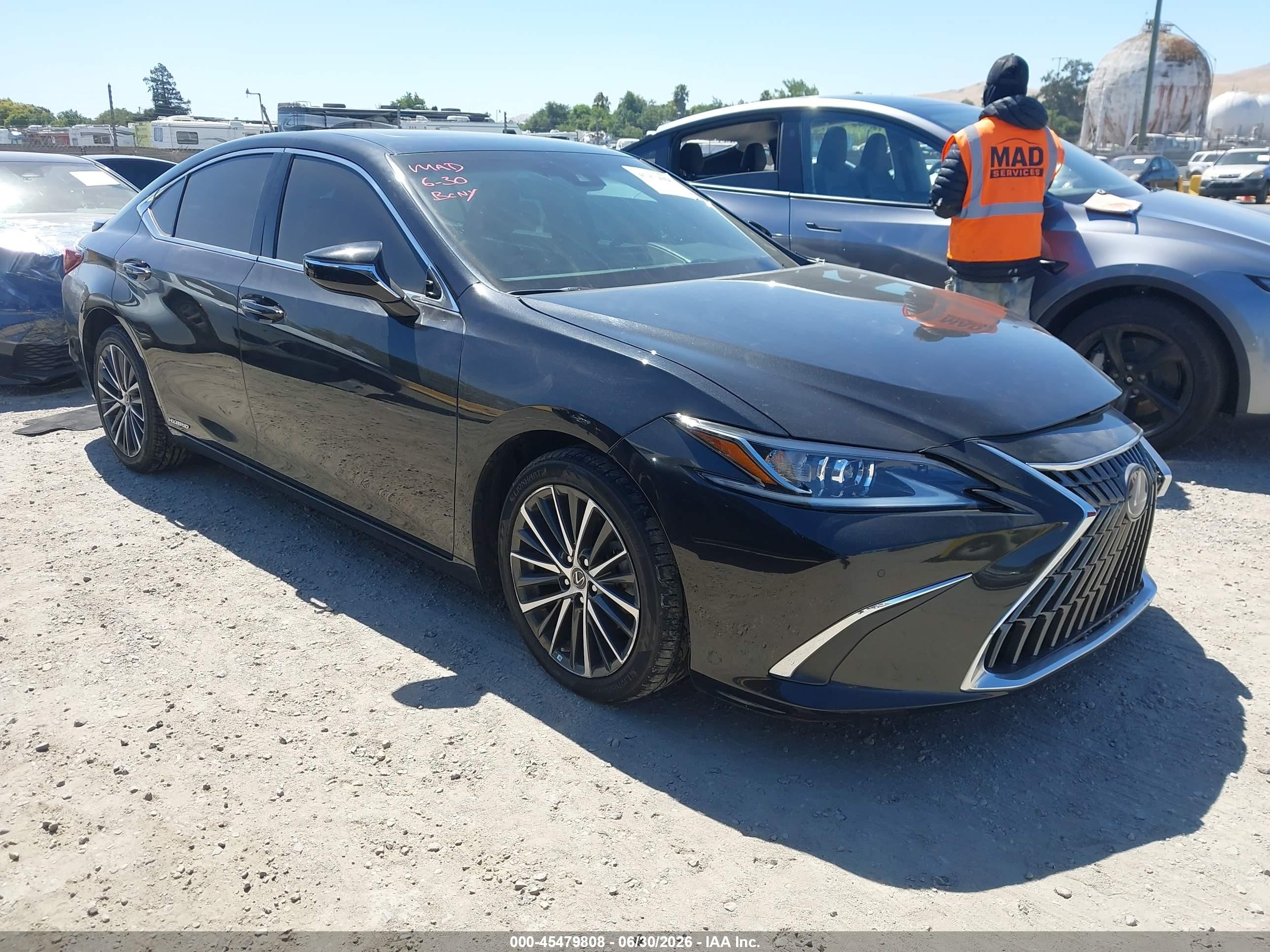 2022 Lexus ES 300h, VIN 58ADA1C18NU024382 — Front end
