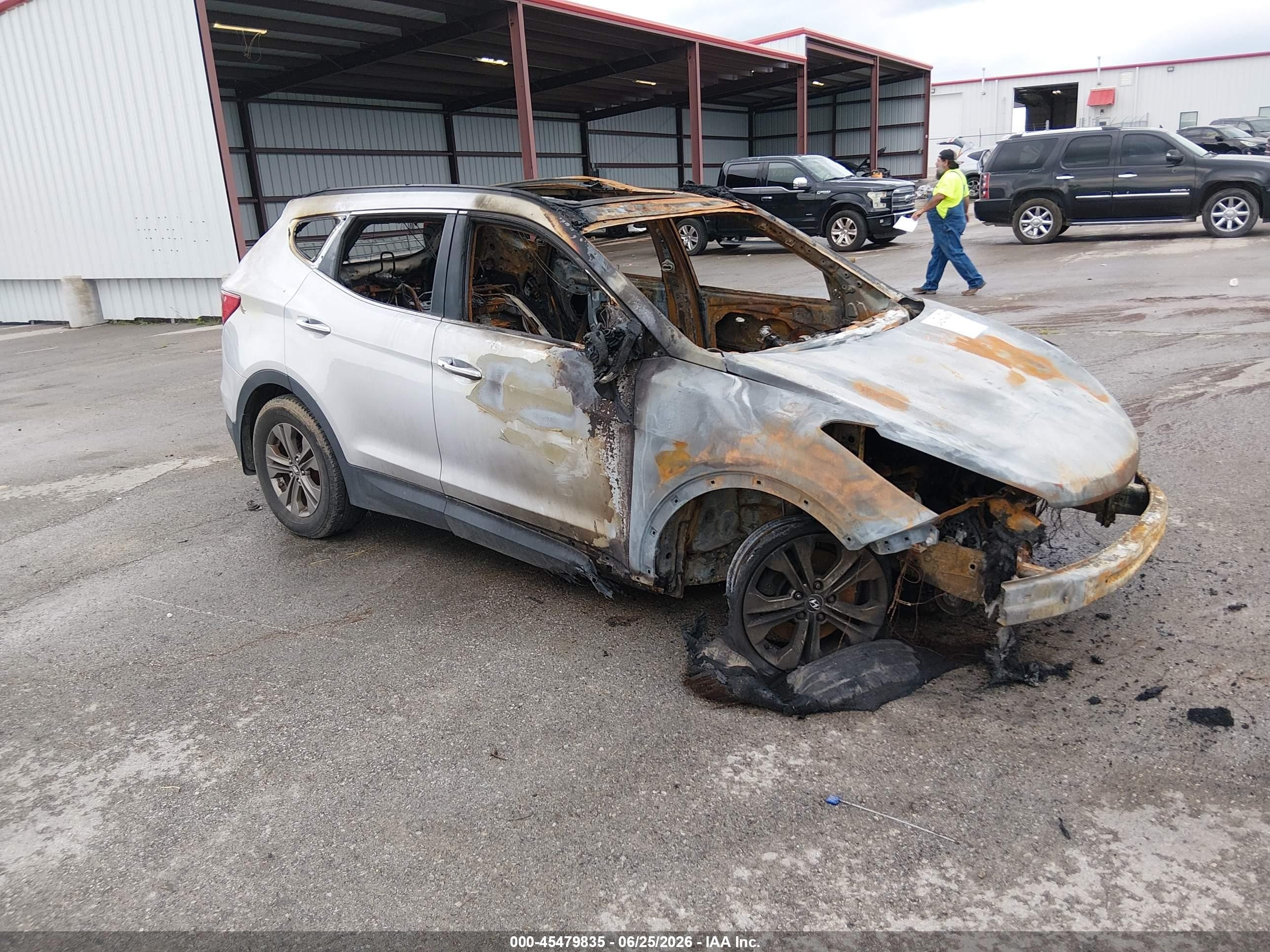 2014 Hyundai Santa Fe, VIN 5XYZUDLB6EG204335 — Burn
