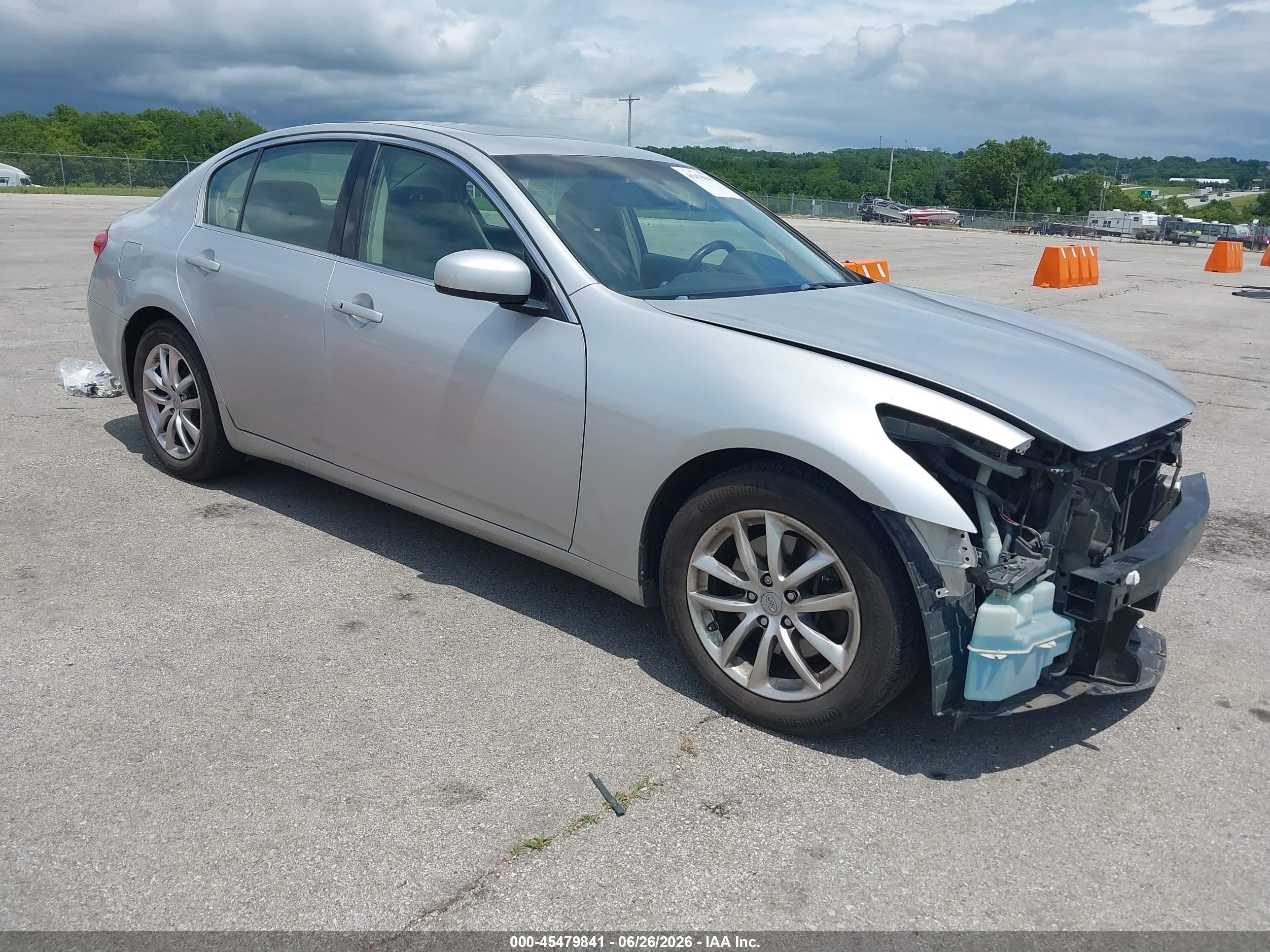 2008 Infiniti G35 Journey, VIN JNKBV61E88M220786 — Перед