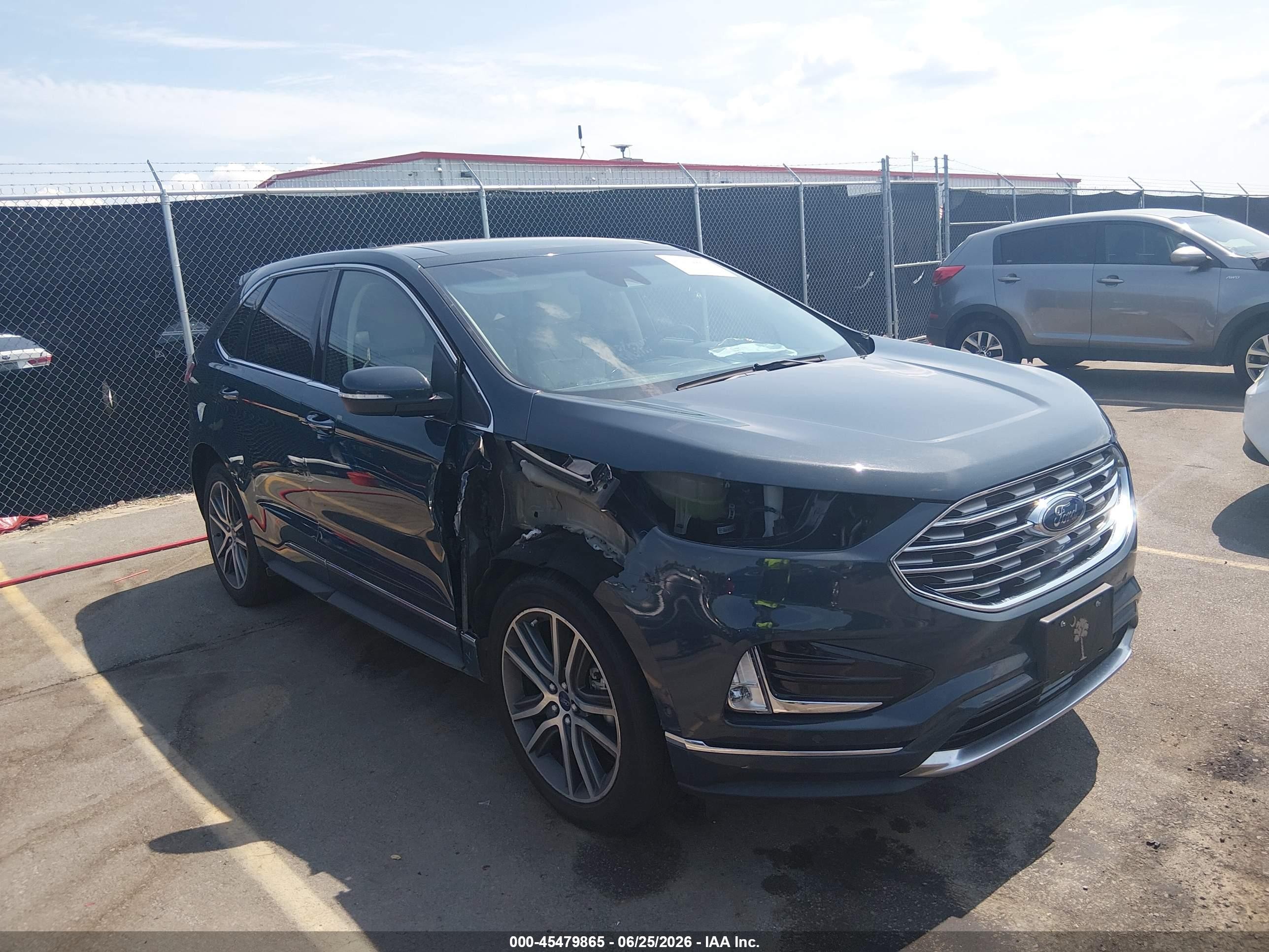 2019 Ford Edge Titanium, VIN 2FMPK3K9XKBC68363 — Front end