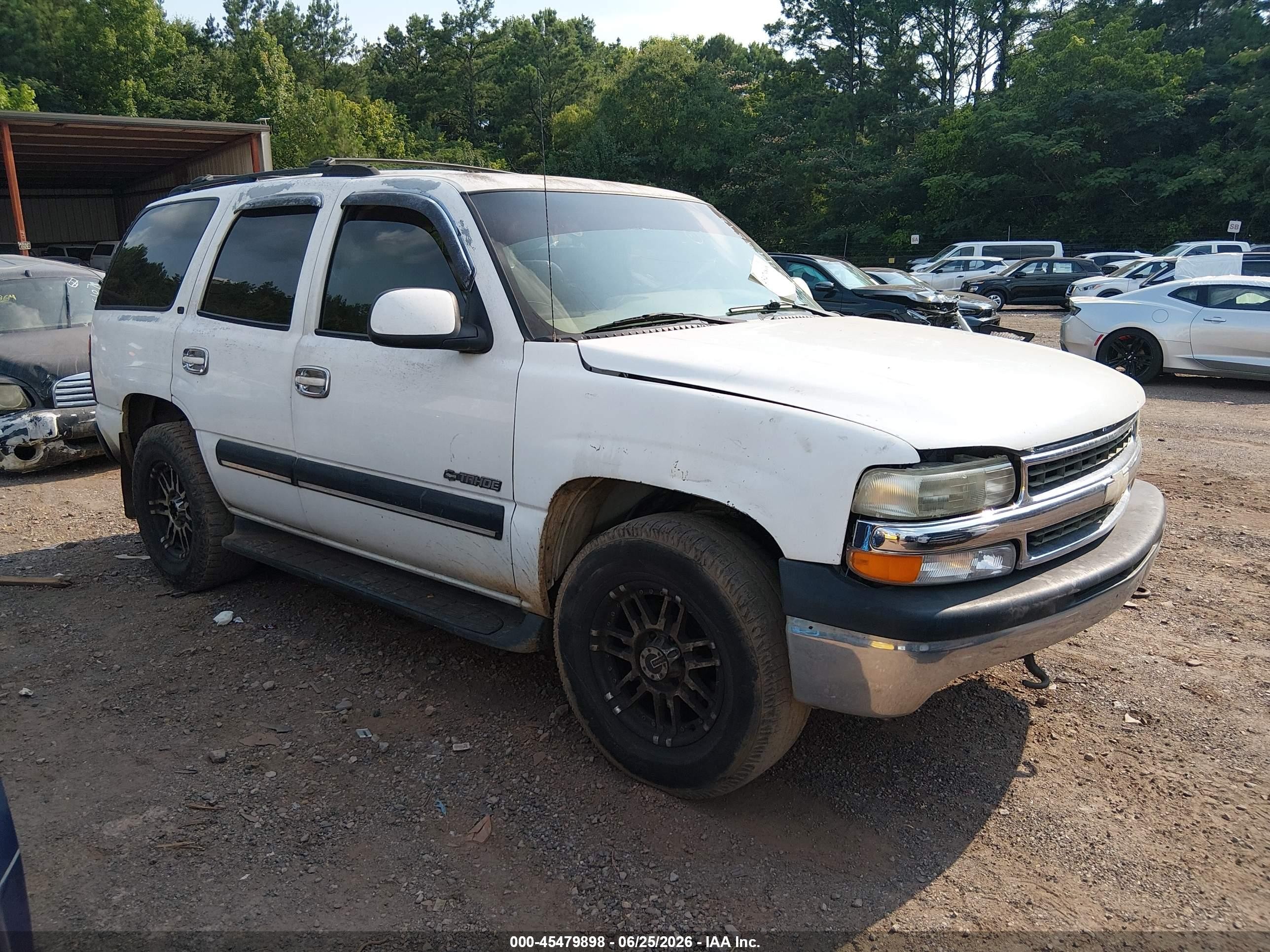 2001 Chevrolet Tahoe LS, VIN 1GNEK13T11J113356 — Side