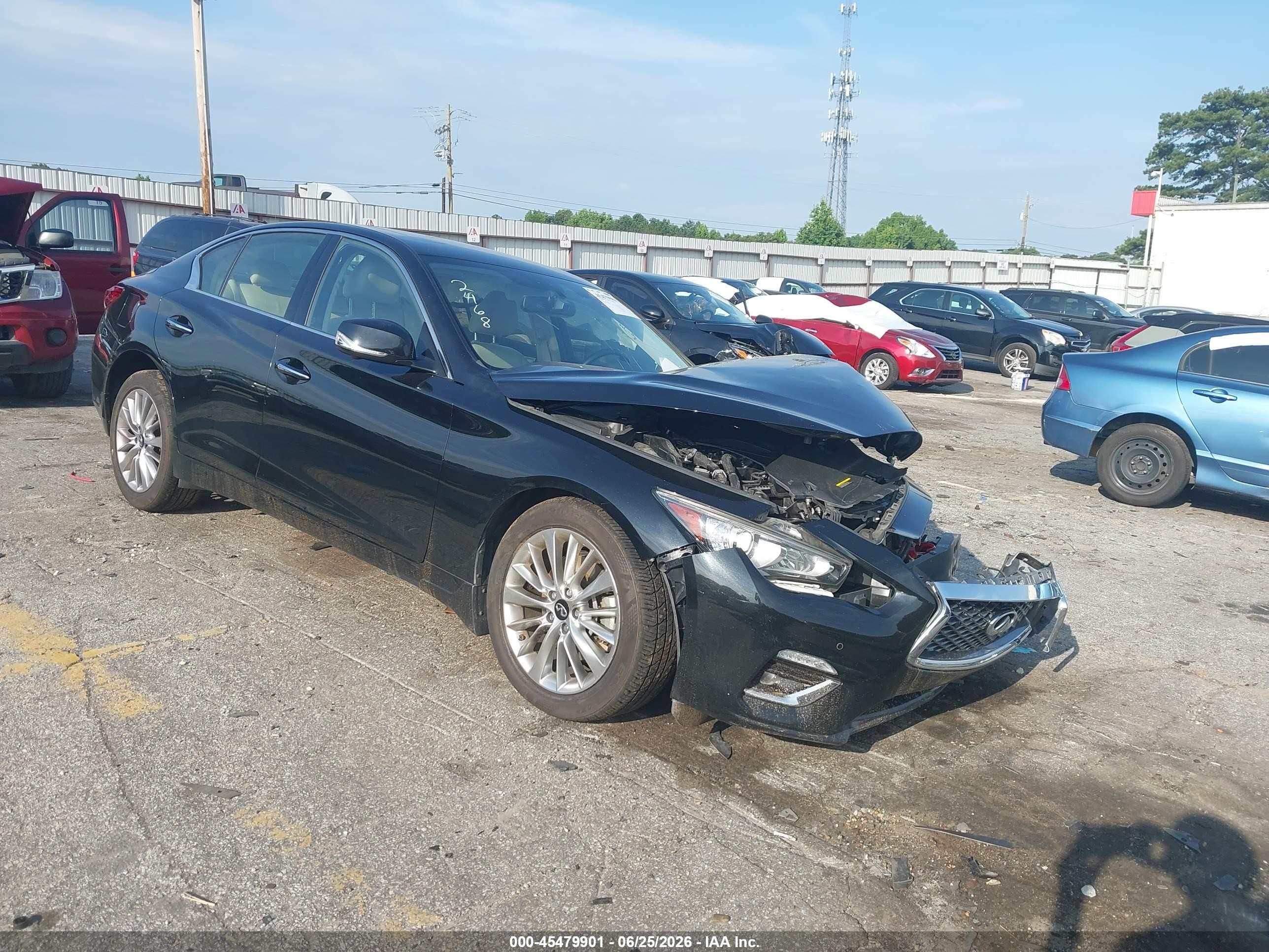 2021 Infiniti Q50 Luxe, VIN JN1EV7BR9MM752468 — Перед
