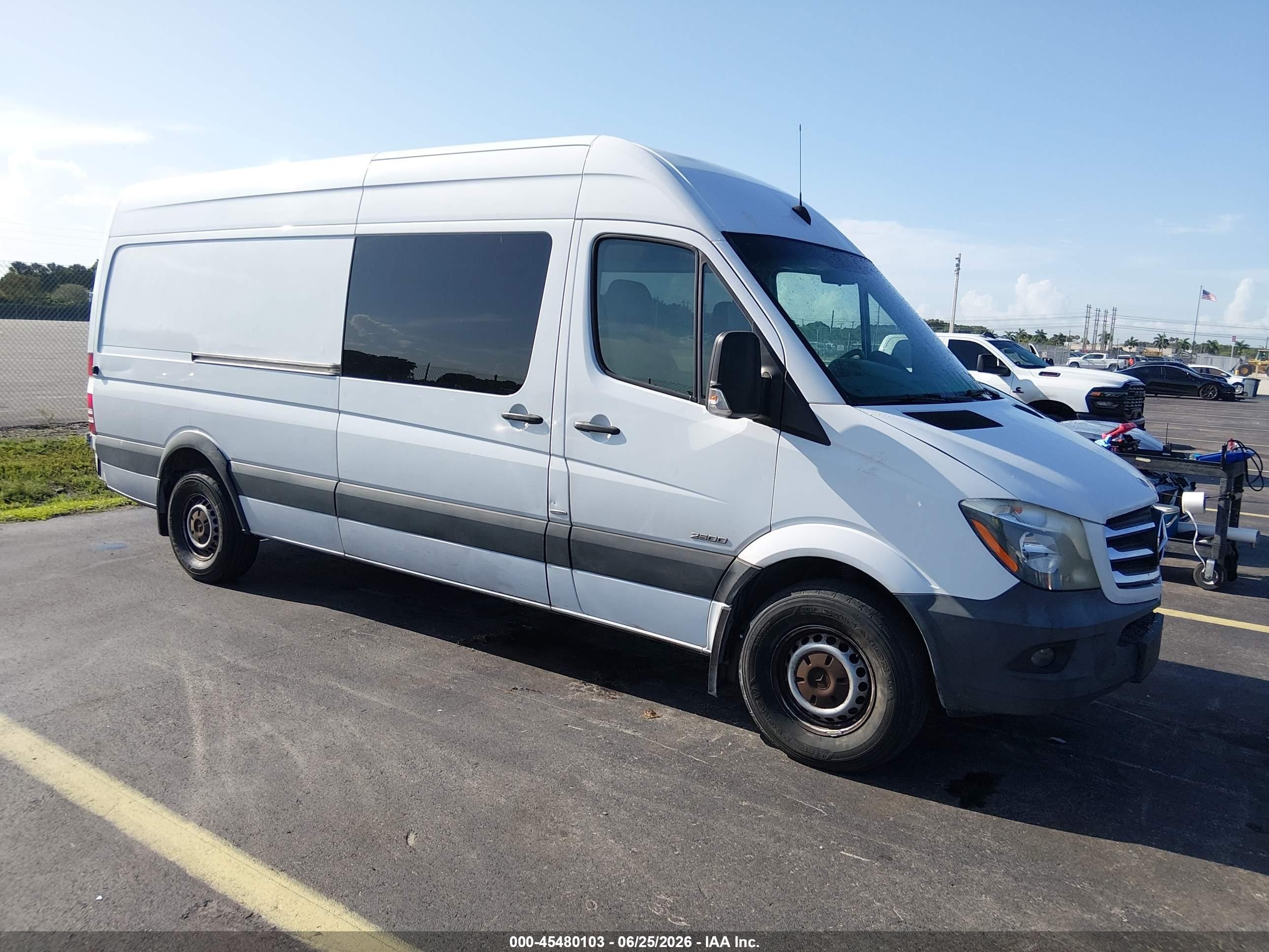 2014 Mercedes-Benz Sprinter, VIN WD4PE8DC4E5944404 — Rear end