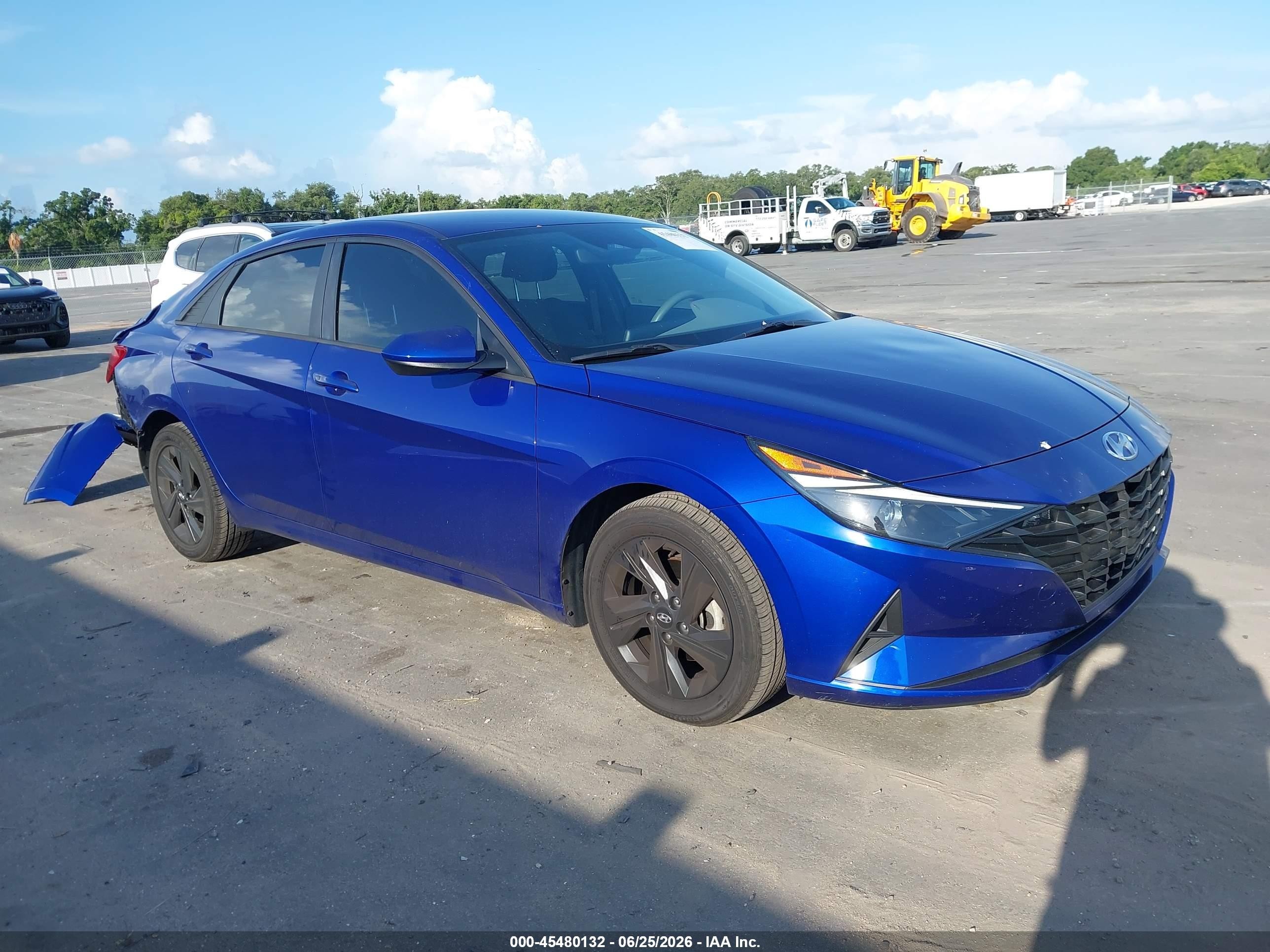 2022 Hyundai Elantra SEL, VIN KMHLM4AG6NU328734 — Rear end