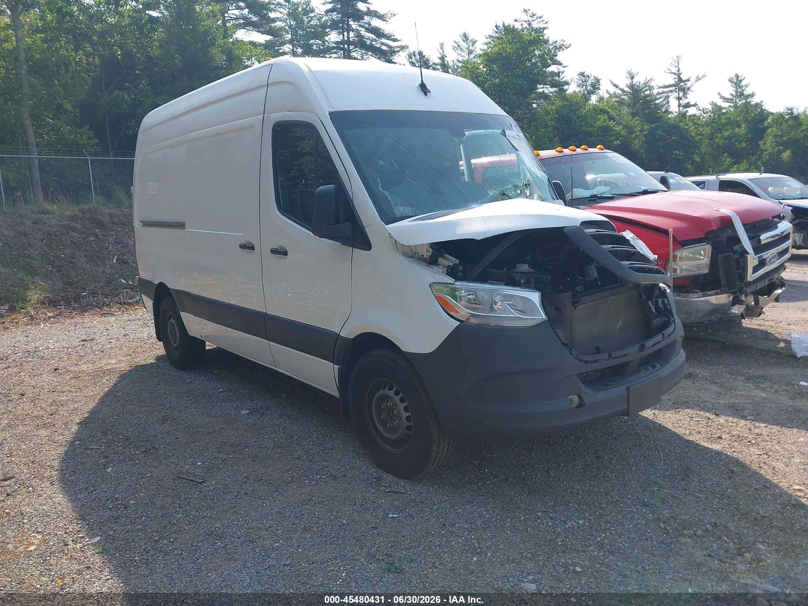 2024 Mercedes-Benz Sprinter Cargo, VIN W1Y4NBHY2RT166746 — Front end