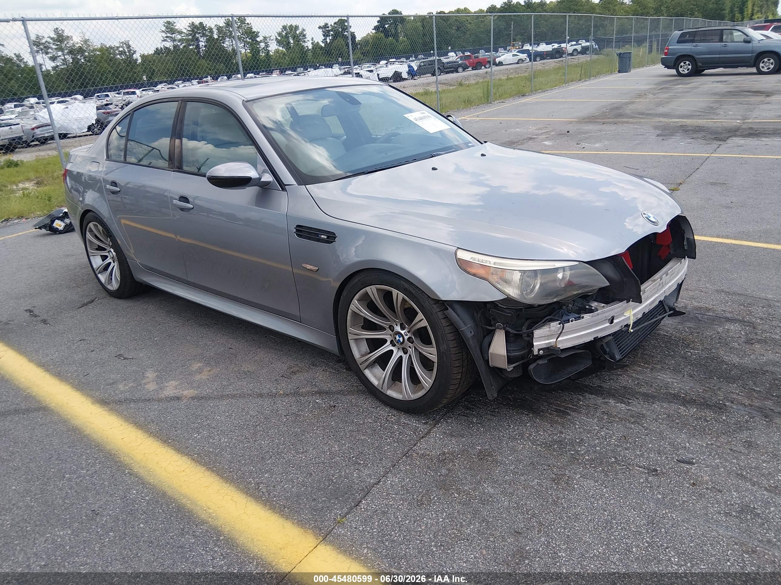 2006 BMW 5 Series M5, VIN WBSNB93536B582712 — Бок