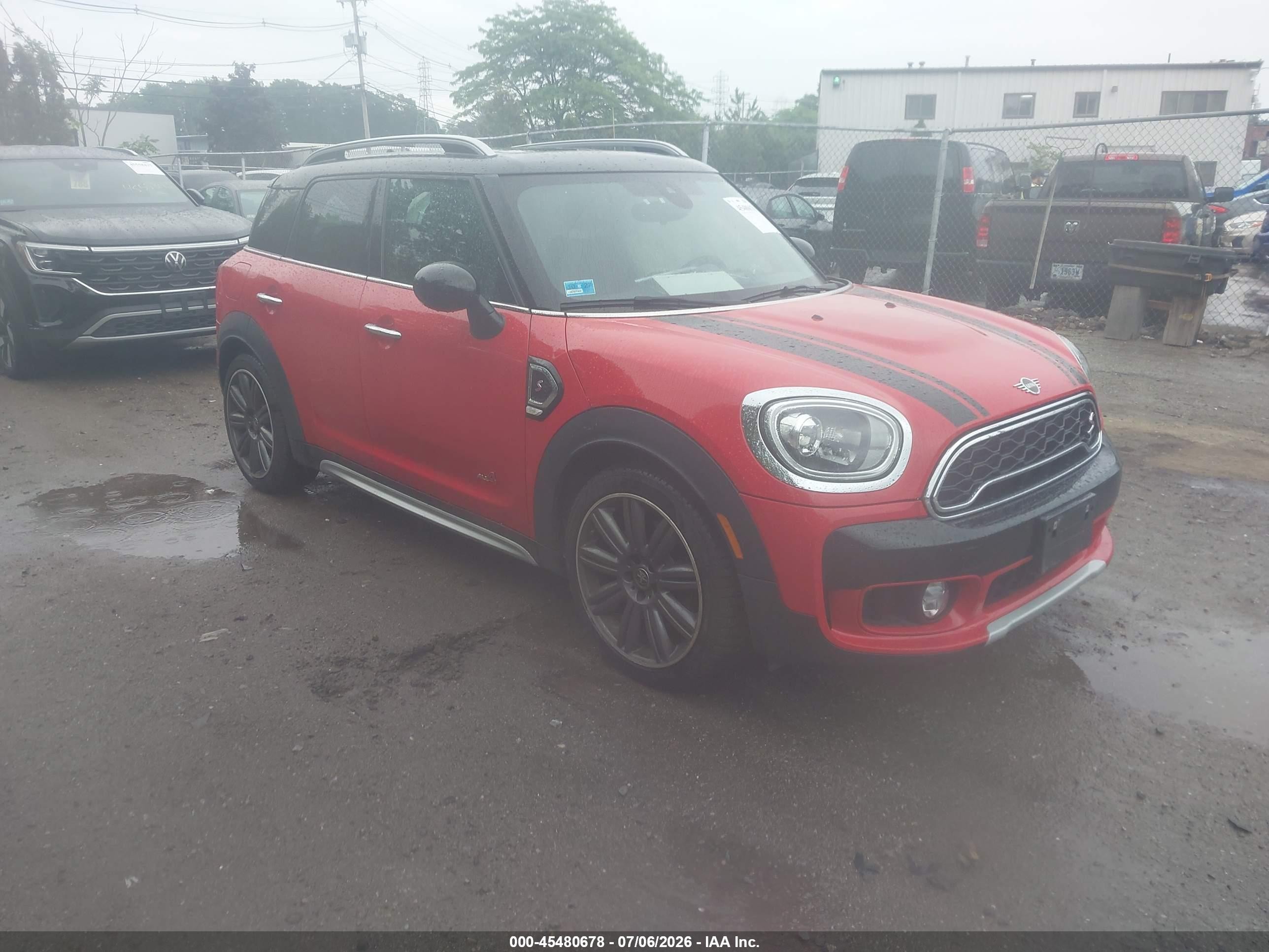 2019 MINI Countryman Cooper S, VIN WMZYT5C54K3E64119 — Side