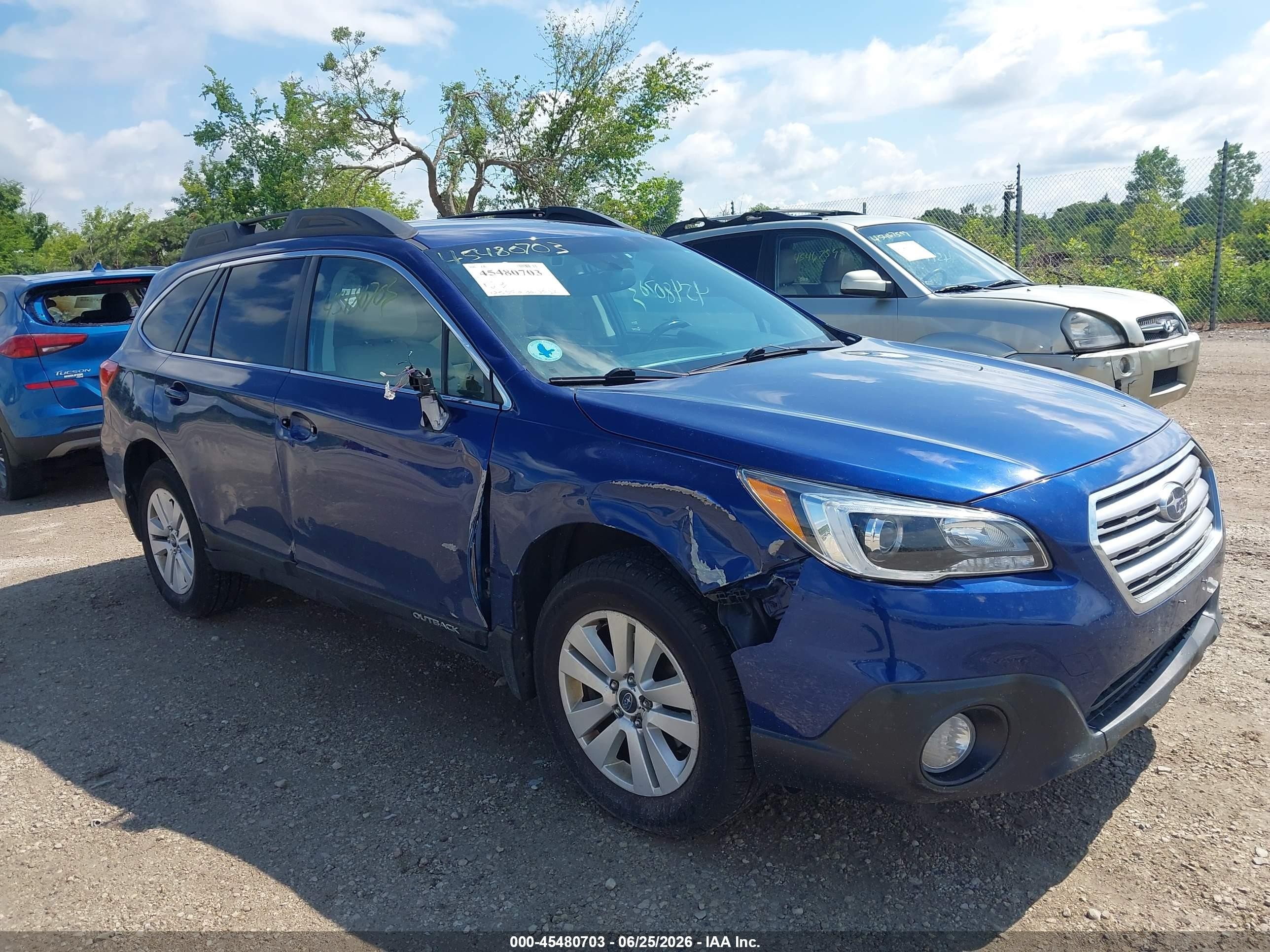 2016 Subaru Outback Premium, VIN 4S4BSBFC1G3230635 — Side