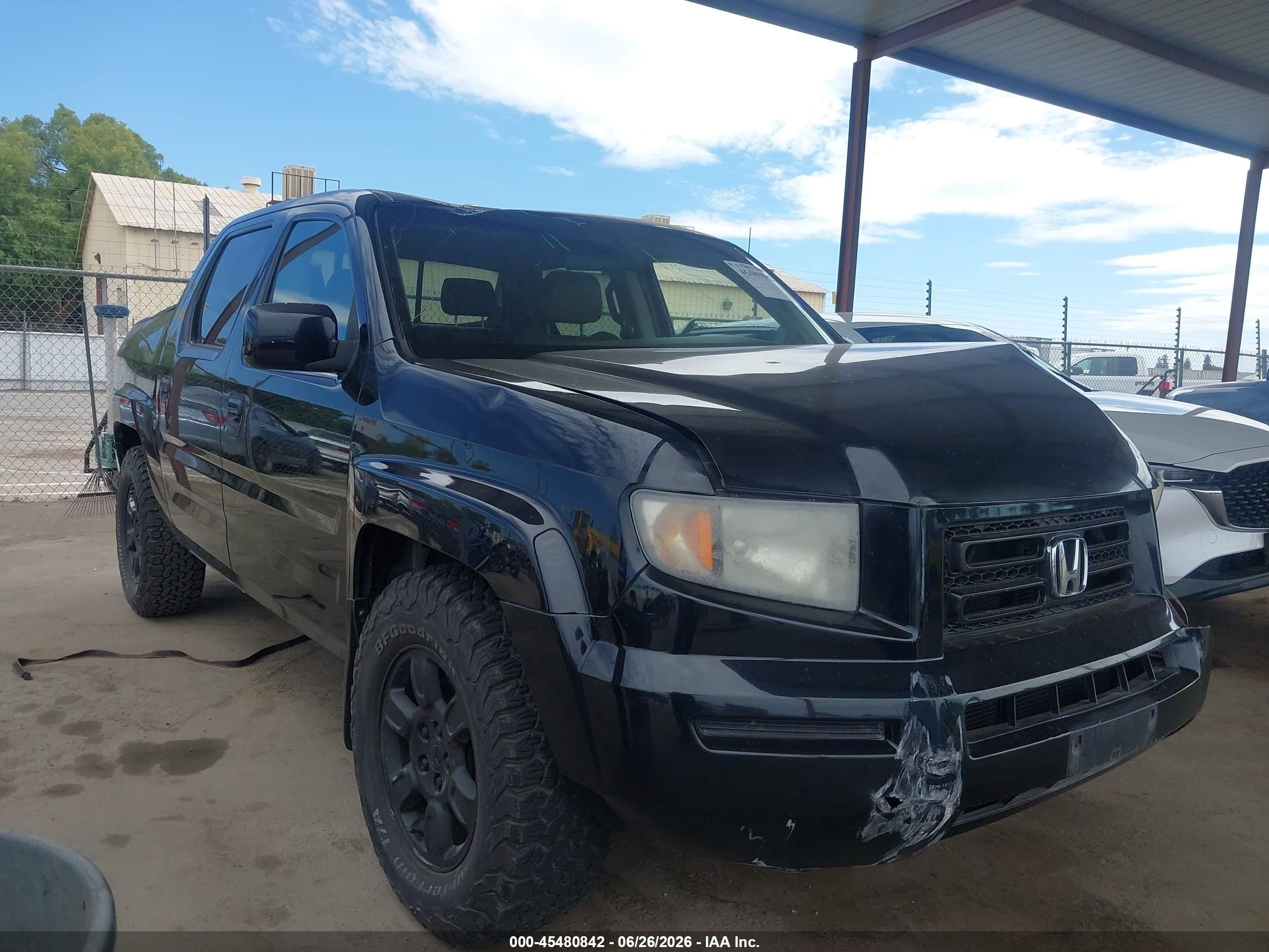 2006 Honda Ridgeline RTS, VIN 2HJYK16466H547612 — Front end