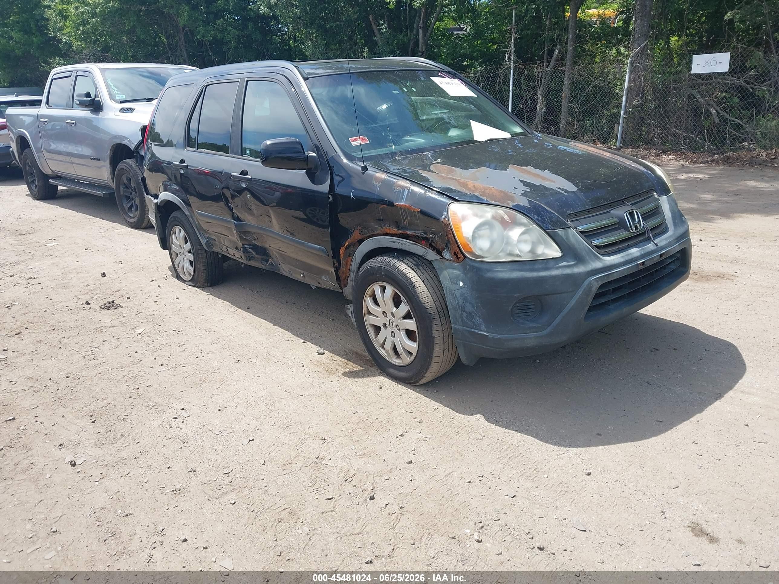 2006 Honda CR-V EX, VIN JHLRD788X6C027084 — Side