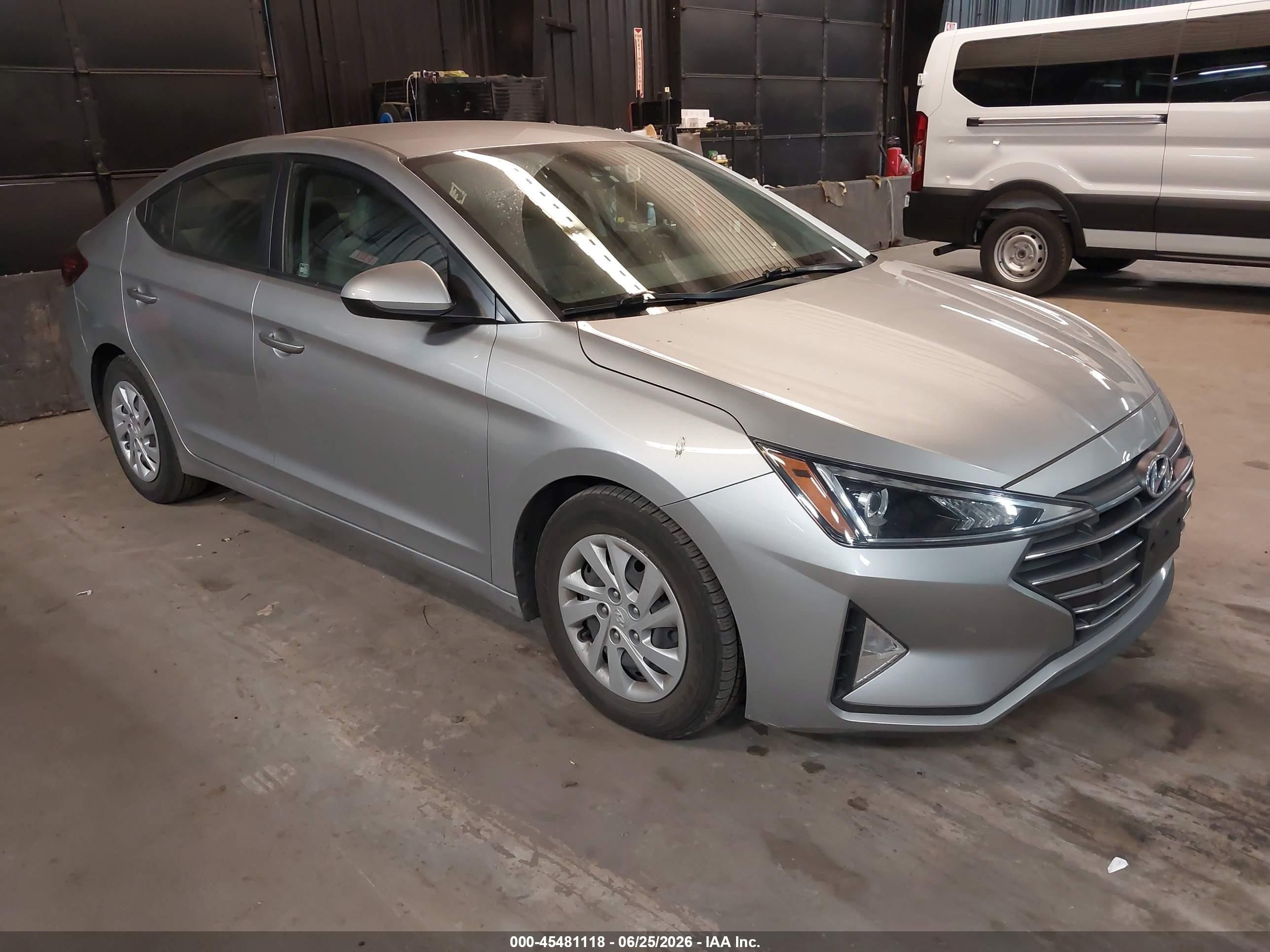 2020 Hyundai Elantra SE, VIN 5NPD74LF4LH615632 — Rear end