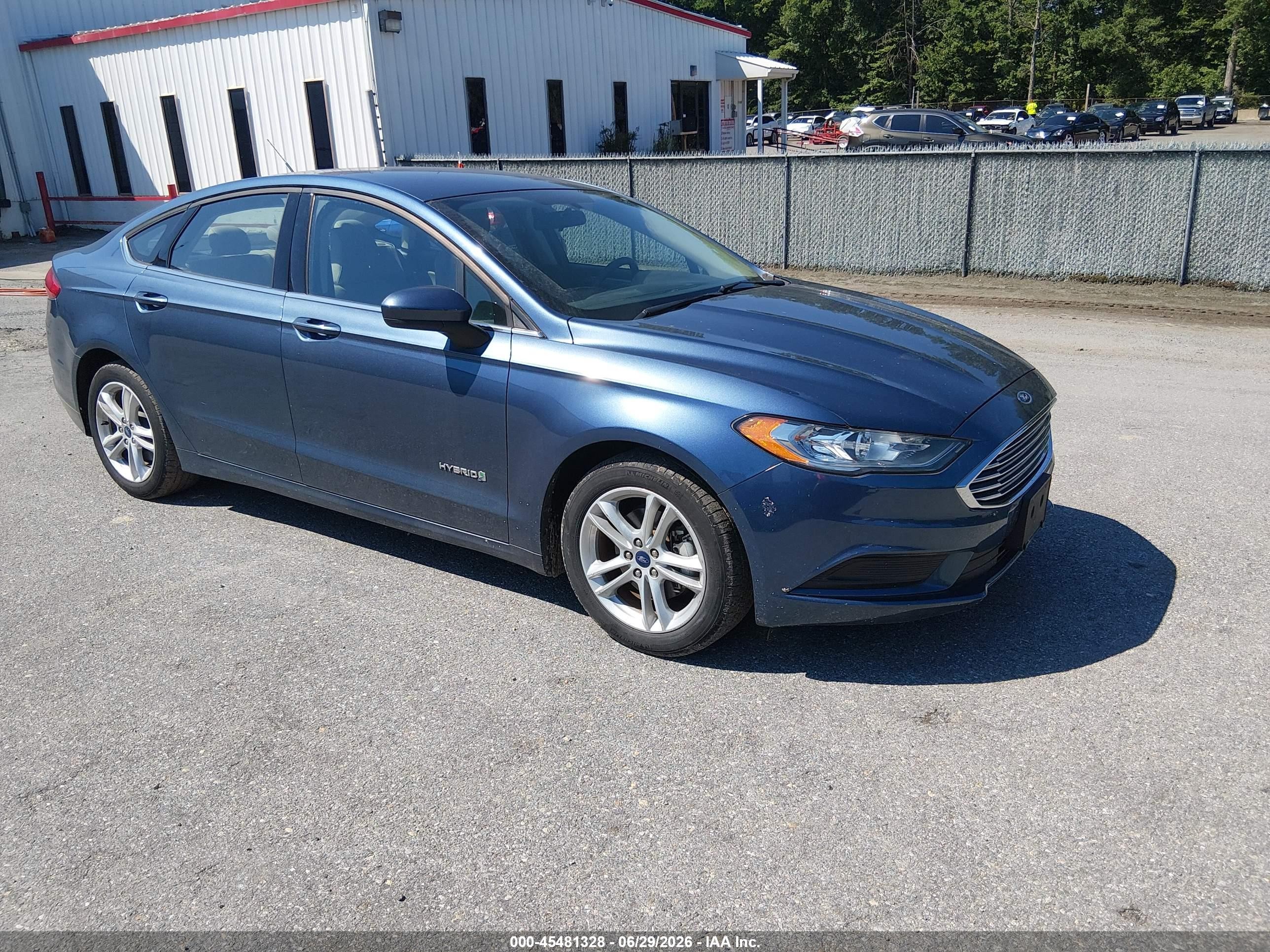 2018 Ford Fusion S, VIN 3FA6P0UU0JR258092 — Normal wear