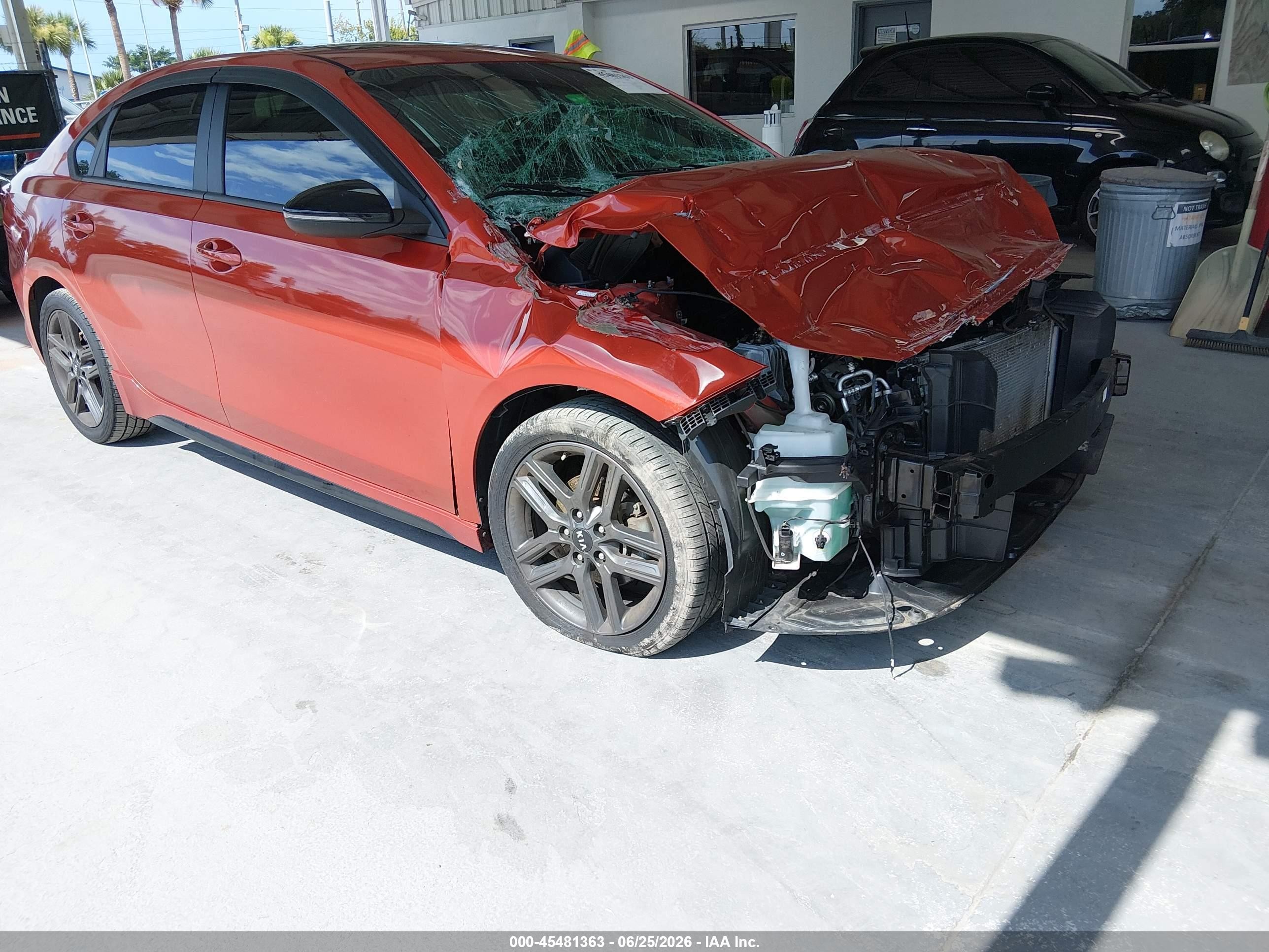2021 Kia Forte GT-Line, VIN 3KPF34AD2ME280088 — Front end