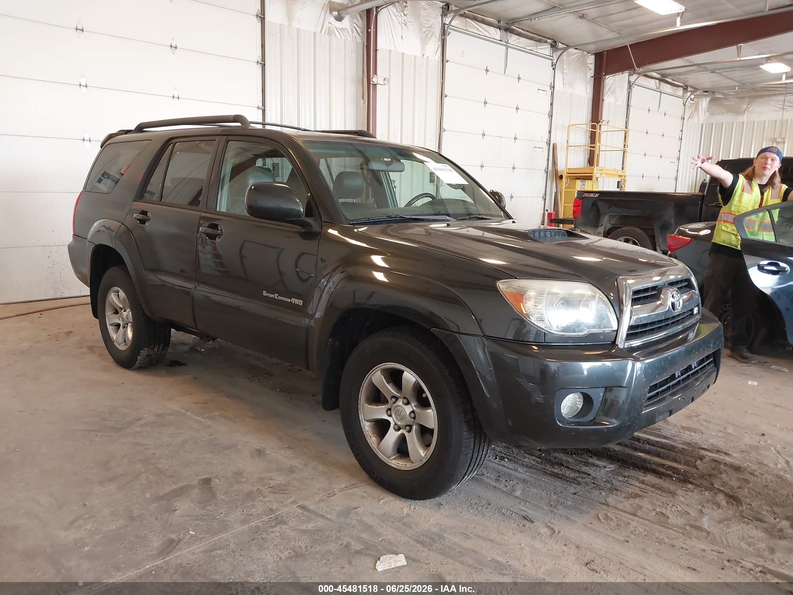 2006 Toyota 4Runner SR5, VIN JTEBT14R568029496 — Normal wear